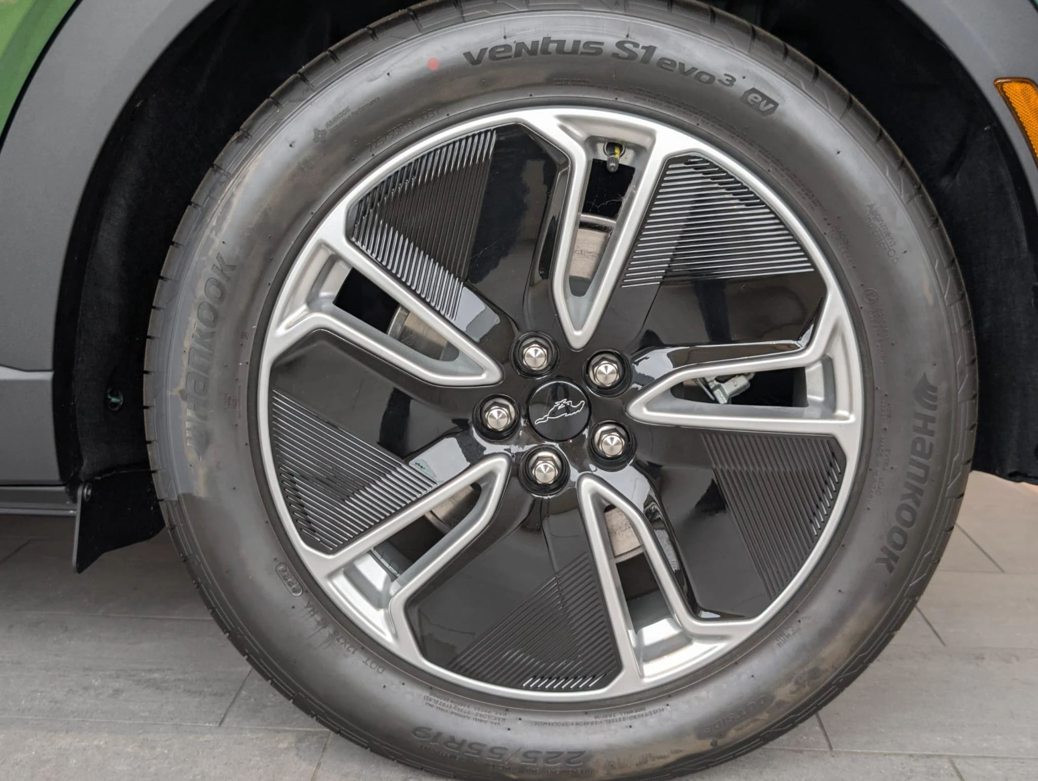 Ford-Mustang Mach-E-image-22