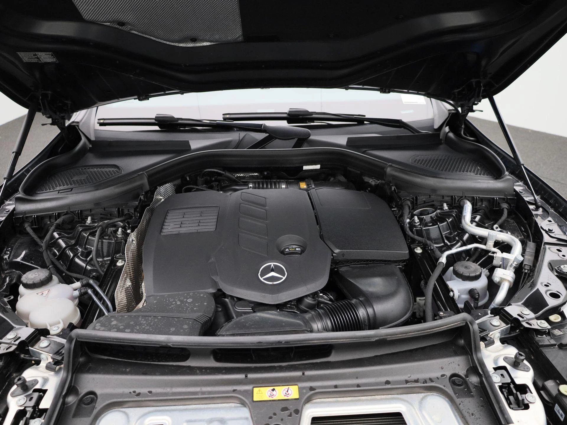 Mercedes-Benz-GLC-image-44