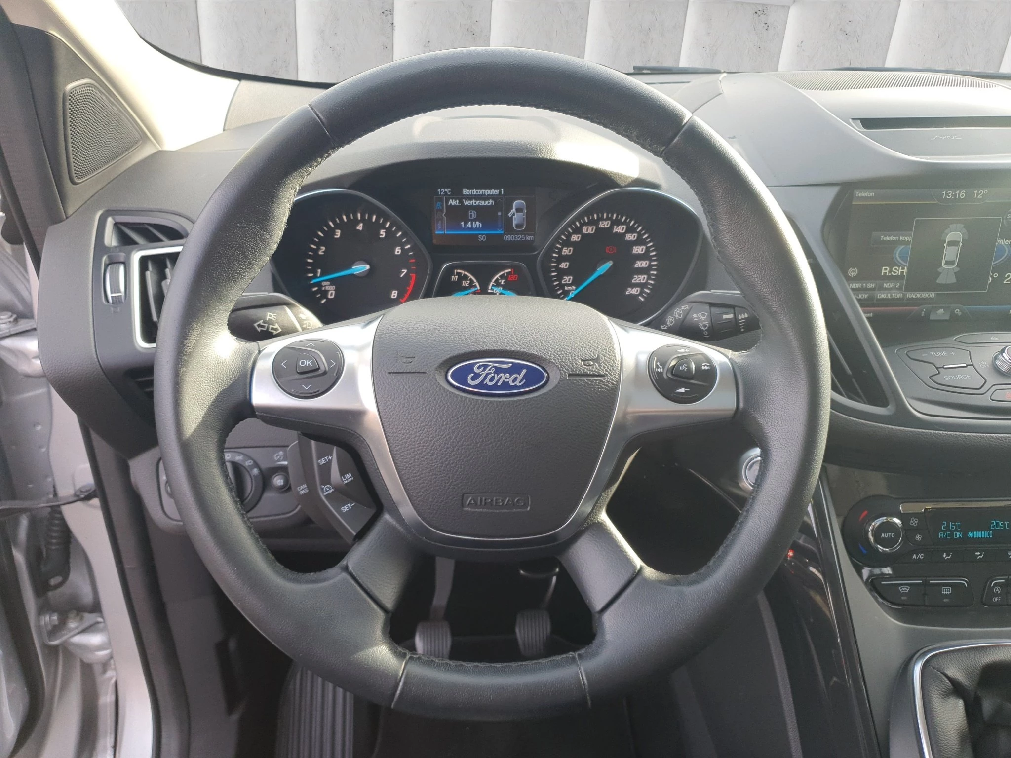 Ford-Kuga-image-12