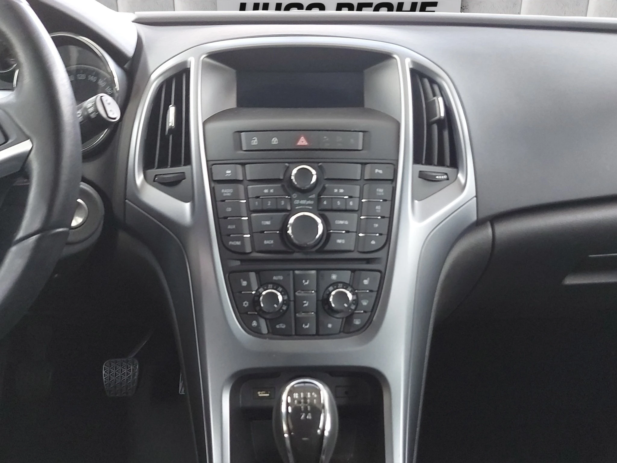 Opel-Astra-image-14