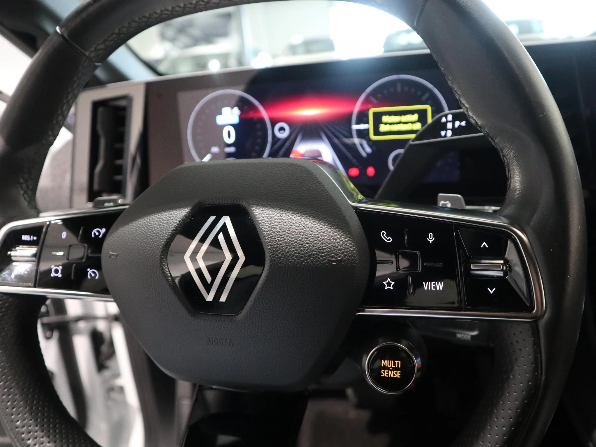 Renault-Megane E-Tech-image-15