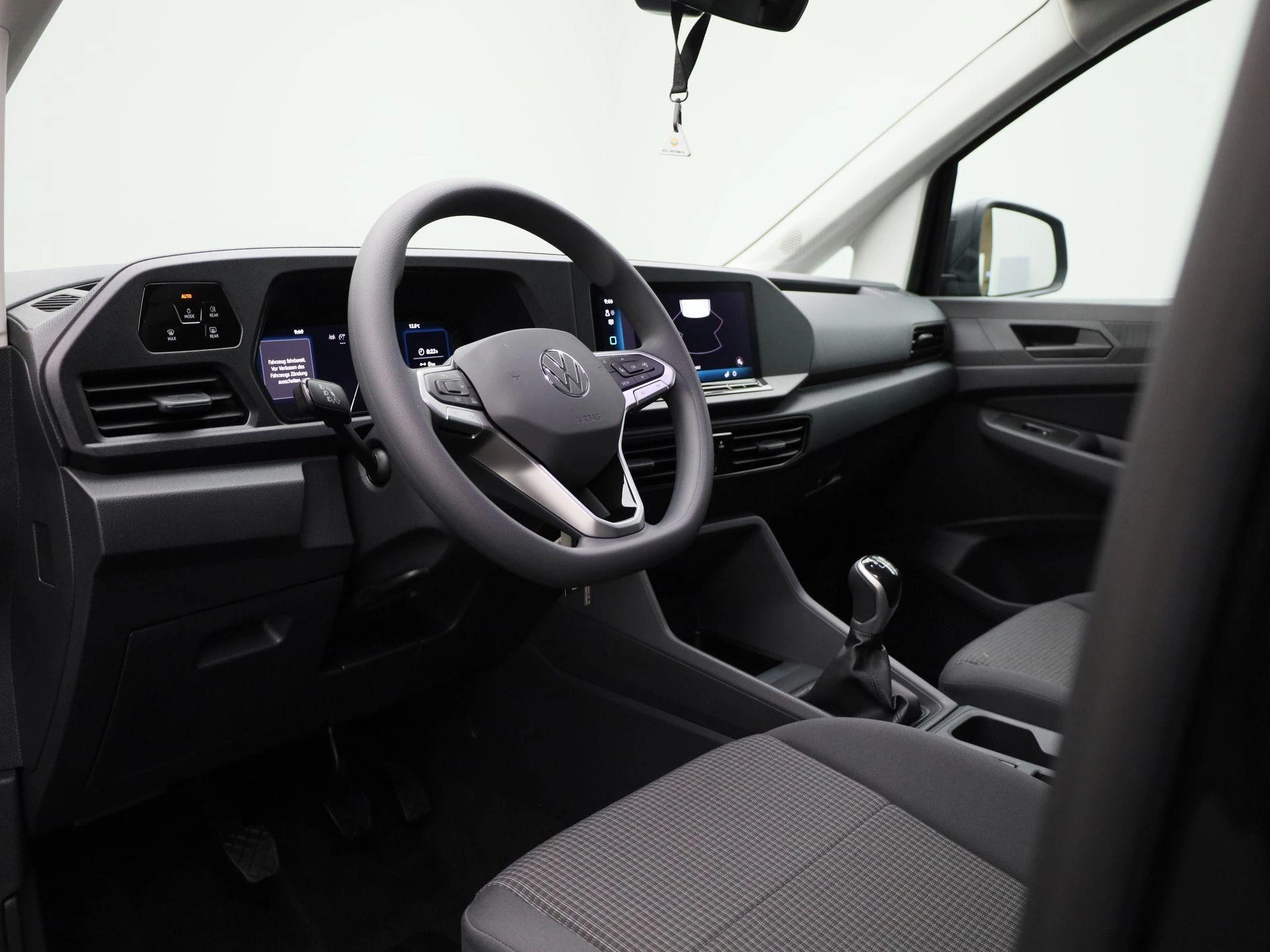 Volkswagen-Caddy-image-30