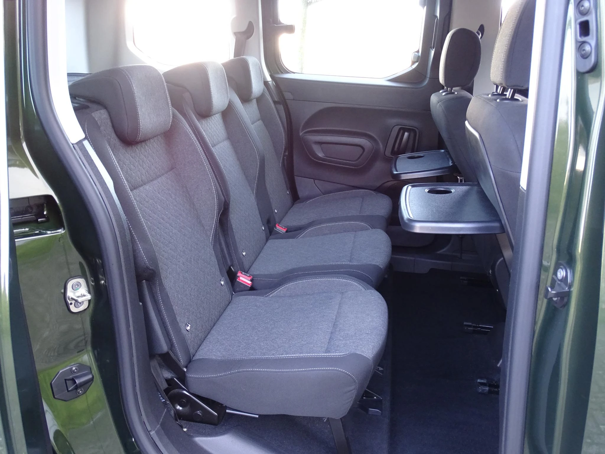 Opel-Combo Life-image-14
