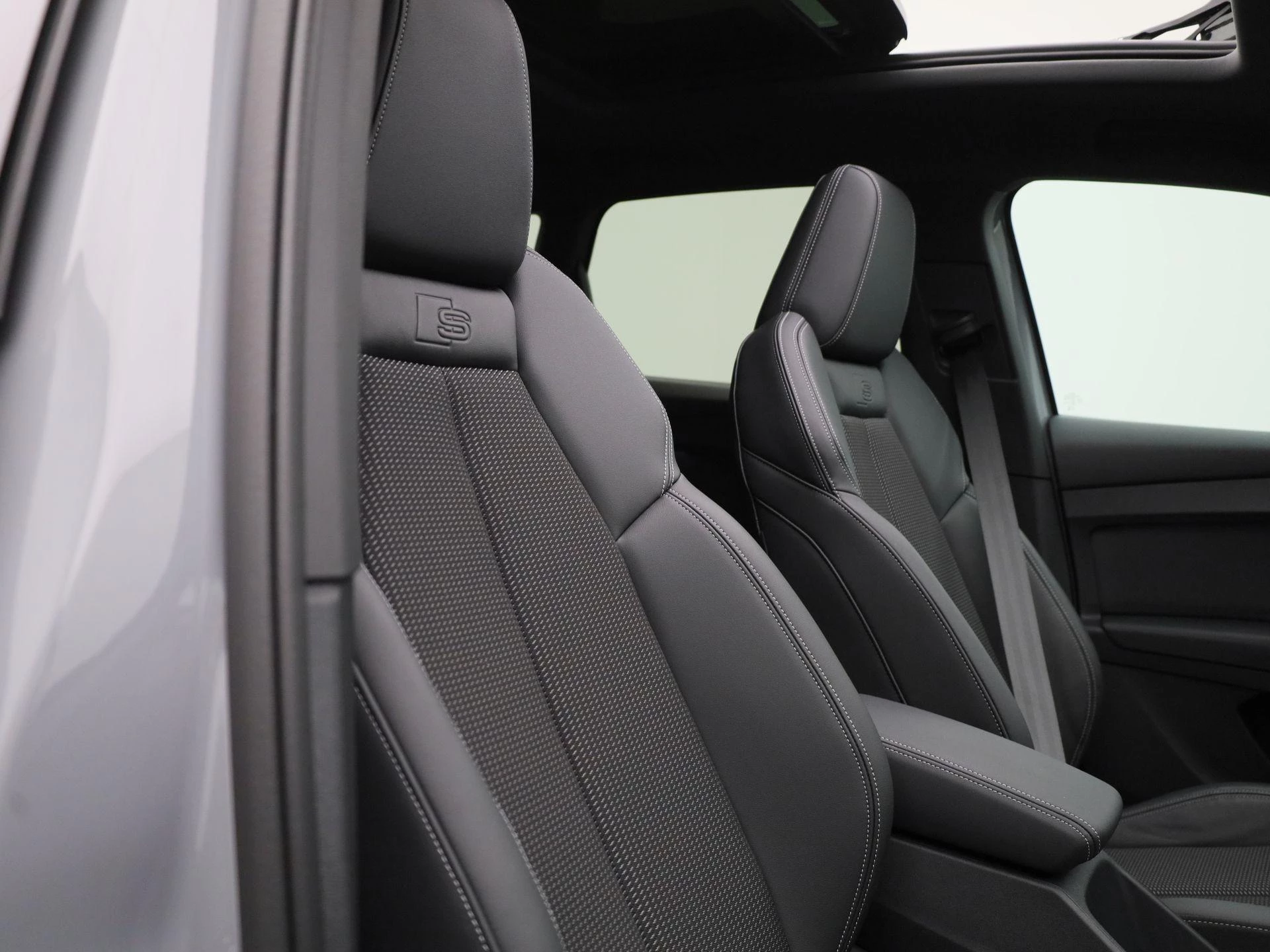 Audi-Q4 e-tron-image-44