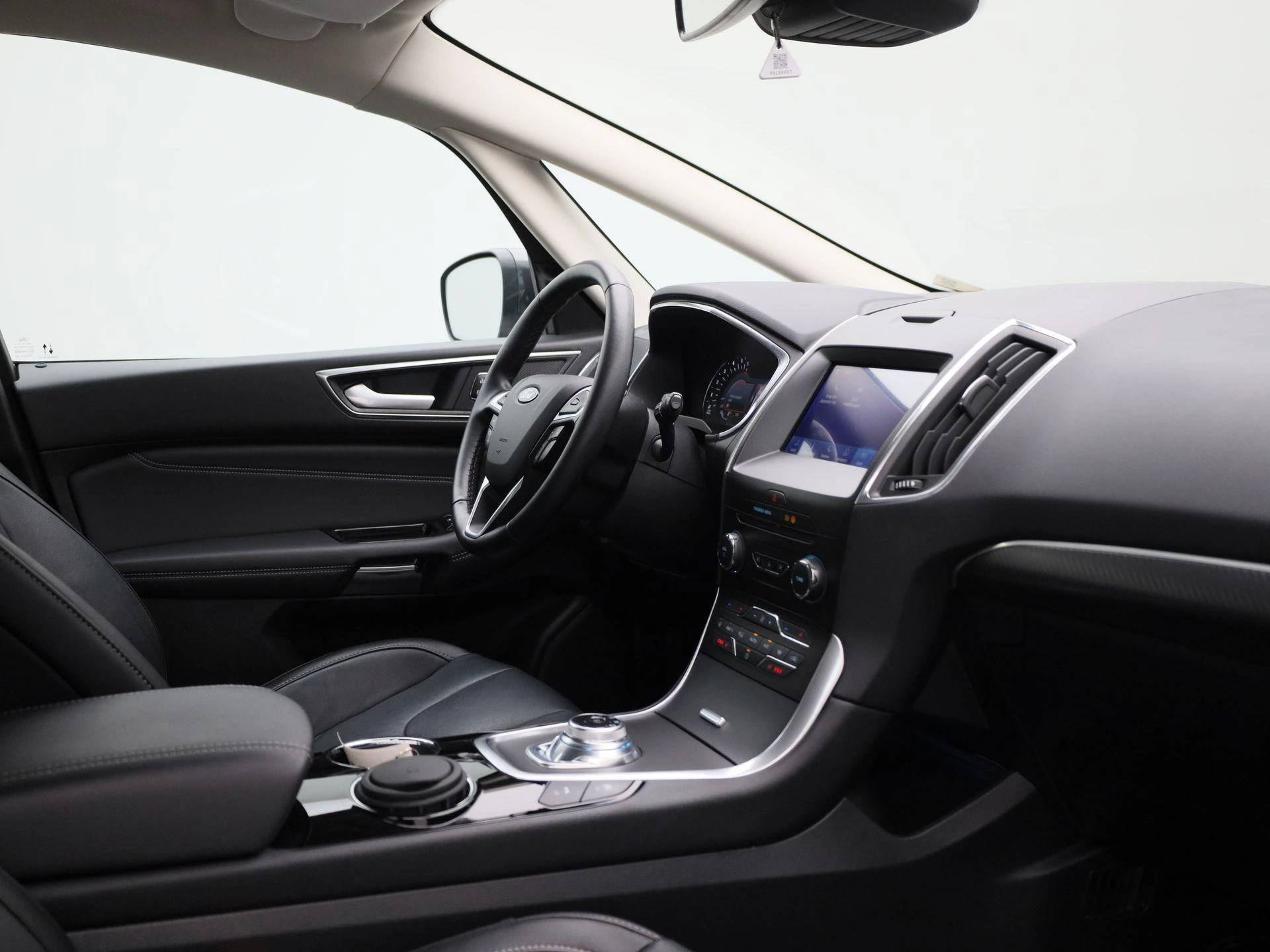 Ford-S-Max-image-32