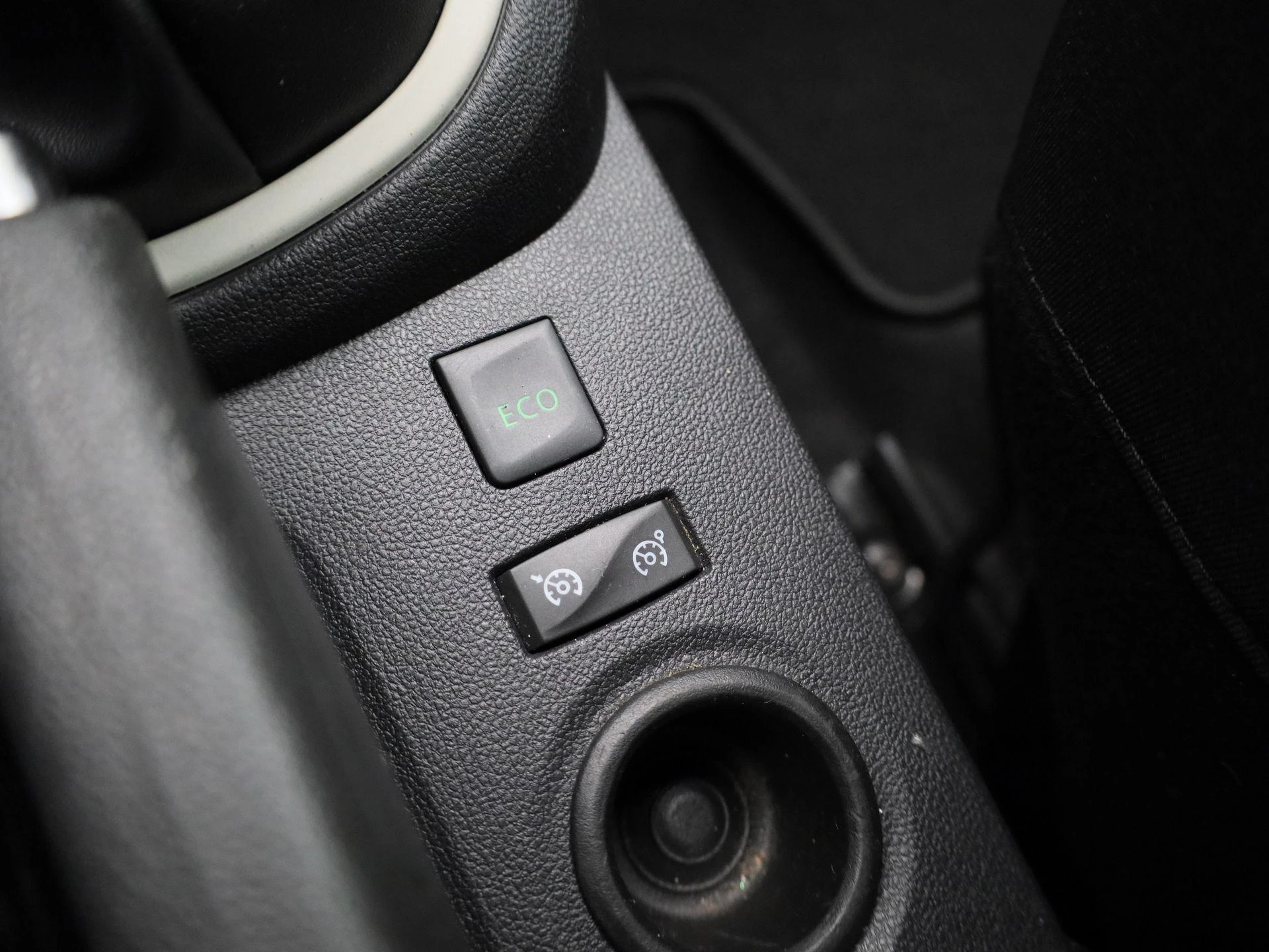 Renault-Captur-image-21