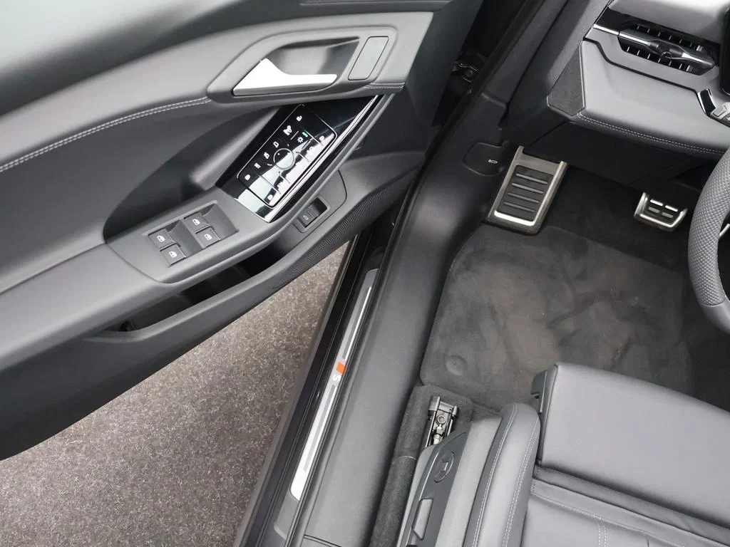 Audi-Q6 e-tron-image-13