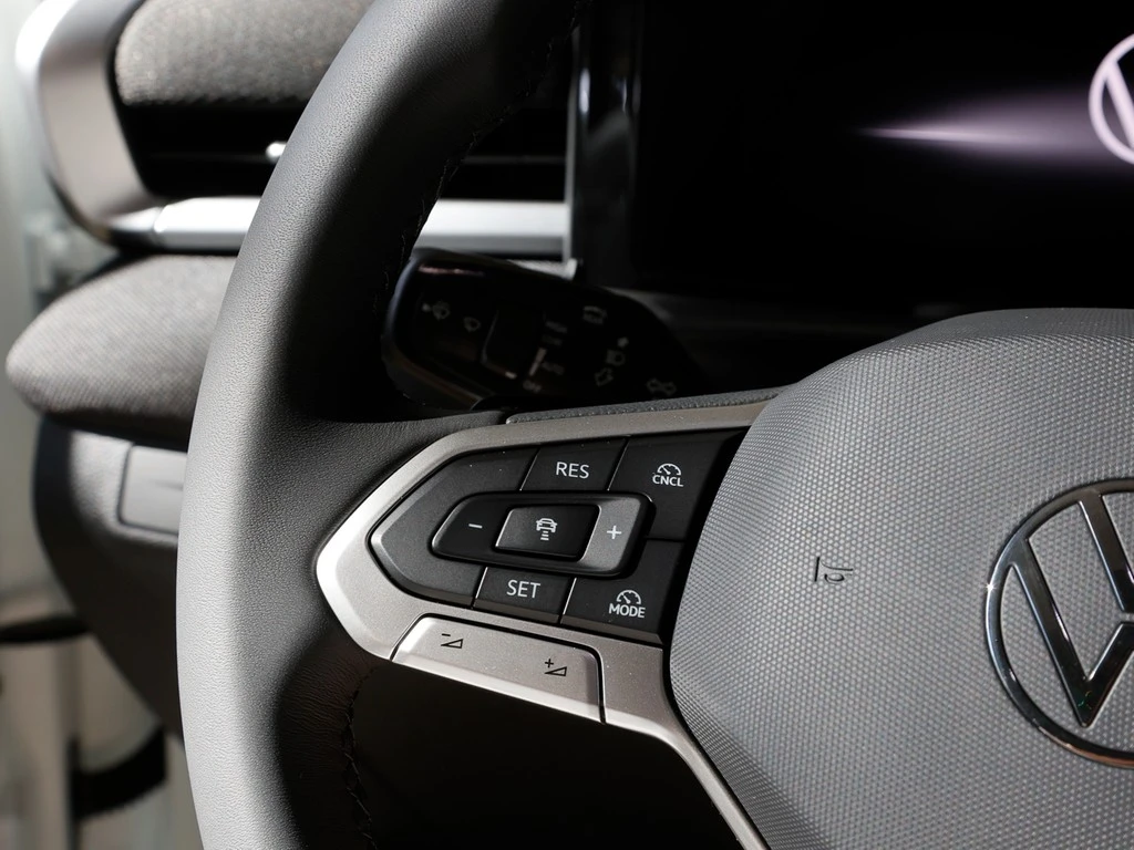 Volkswagen-T-Roc-image-14