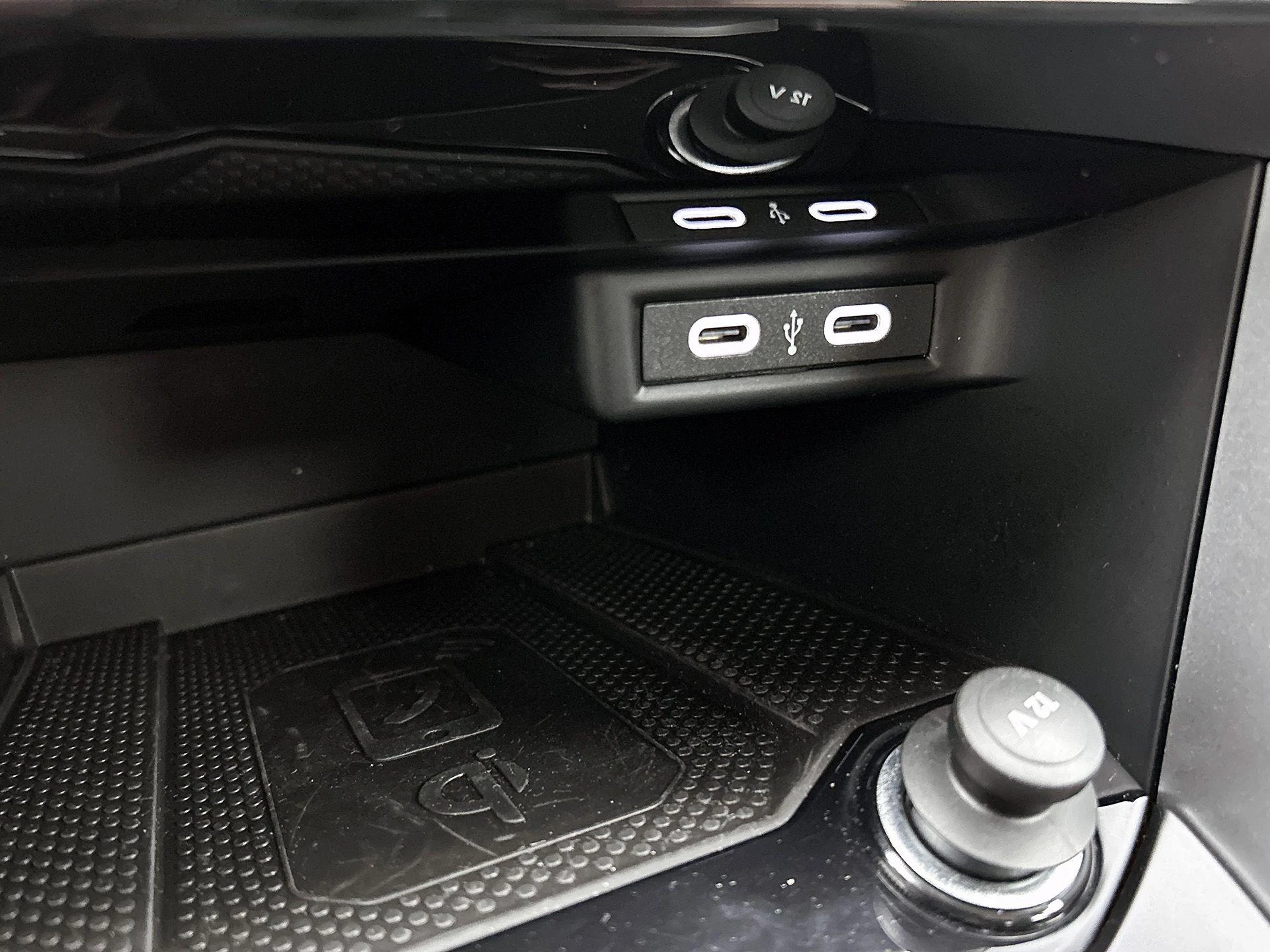 Volkswagen-T-Roc-image-40