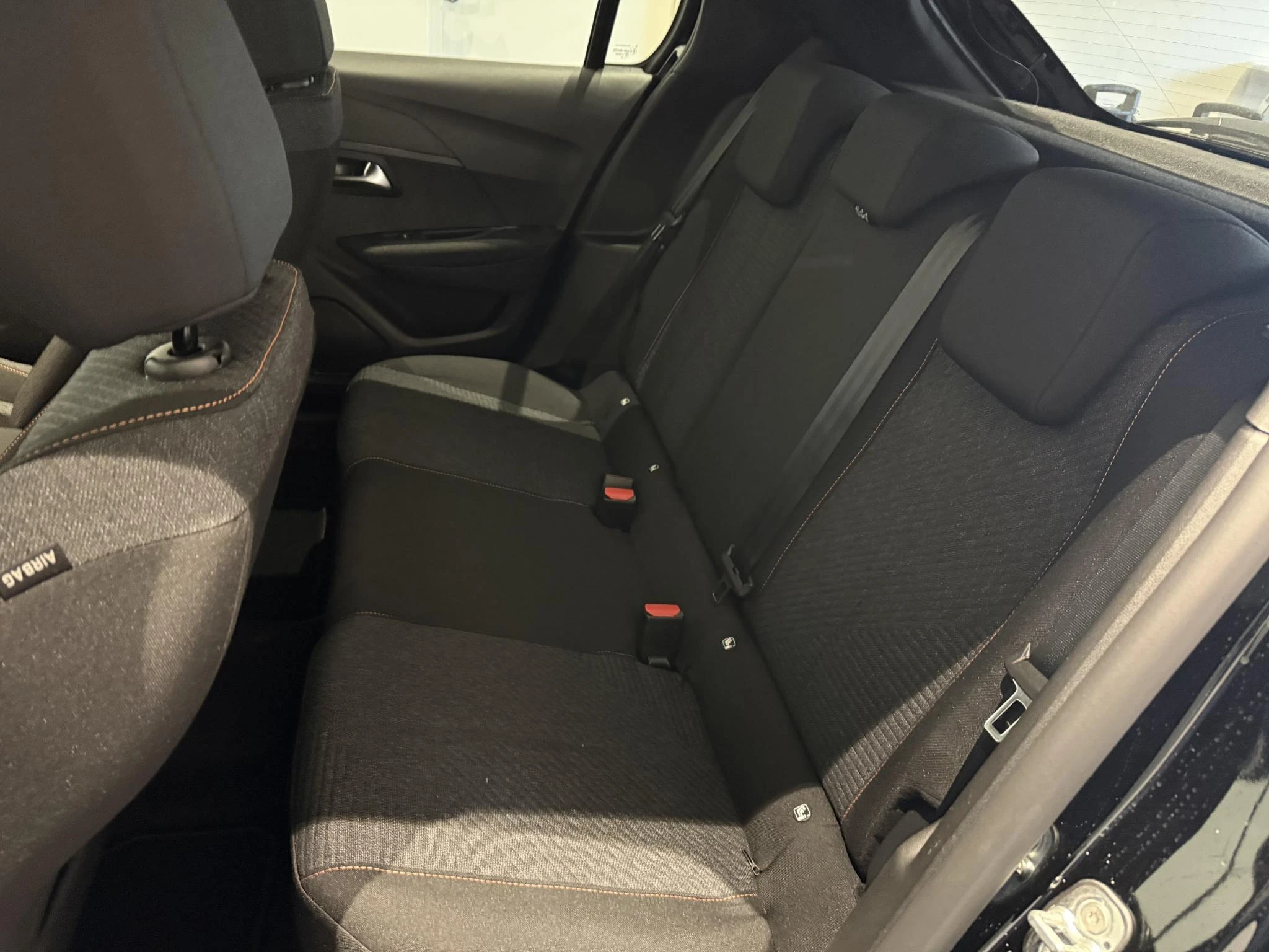 Peugeot 208 1.2 Hybrid 110 e-DCS6 Business