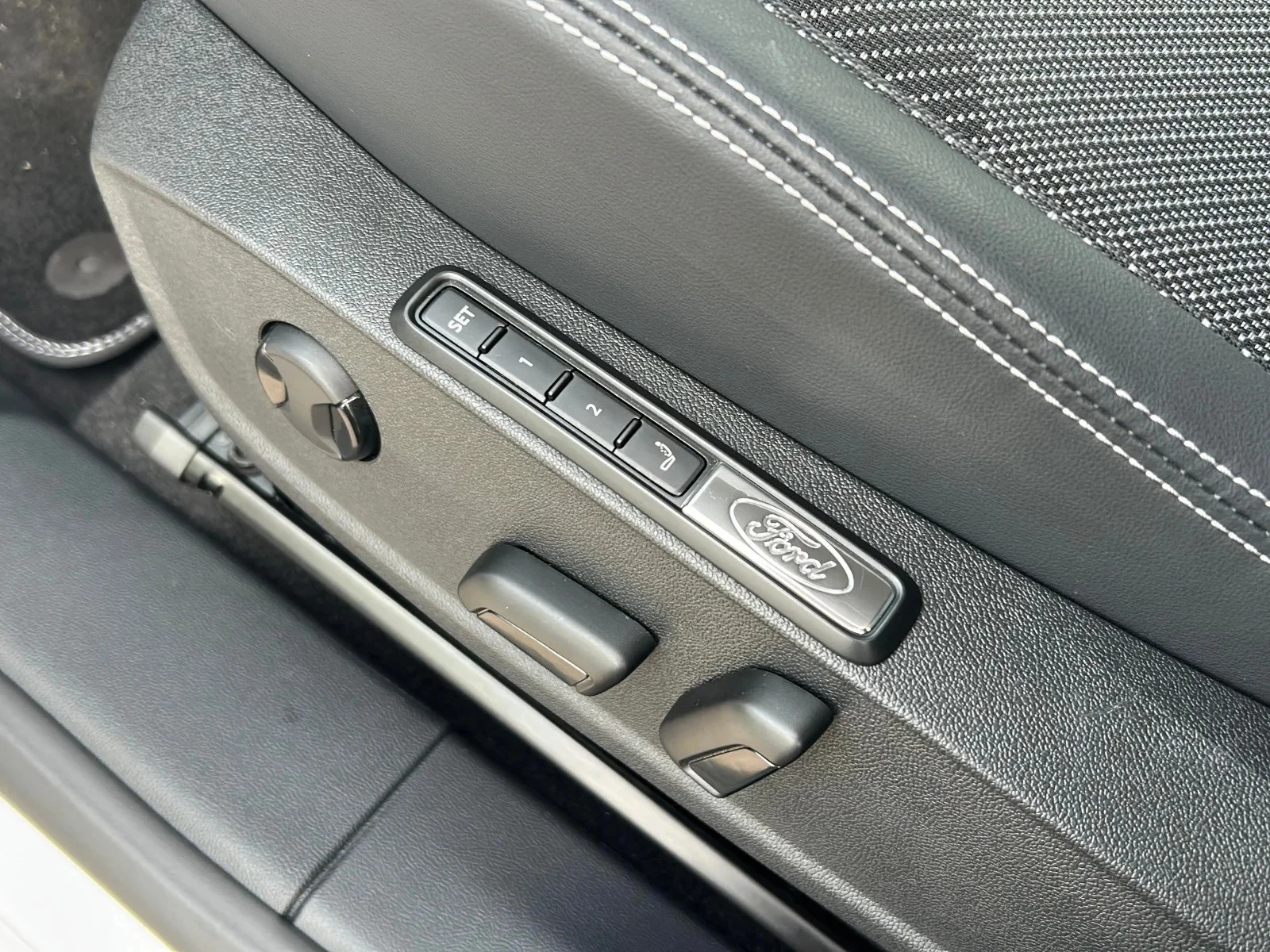 Ford-Explorer-image-17