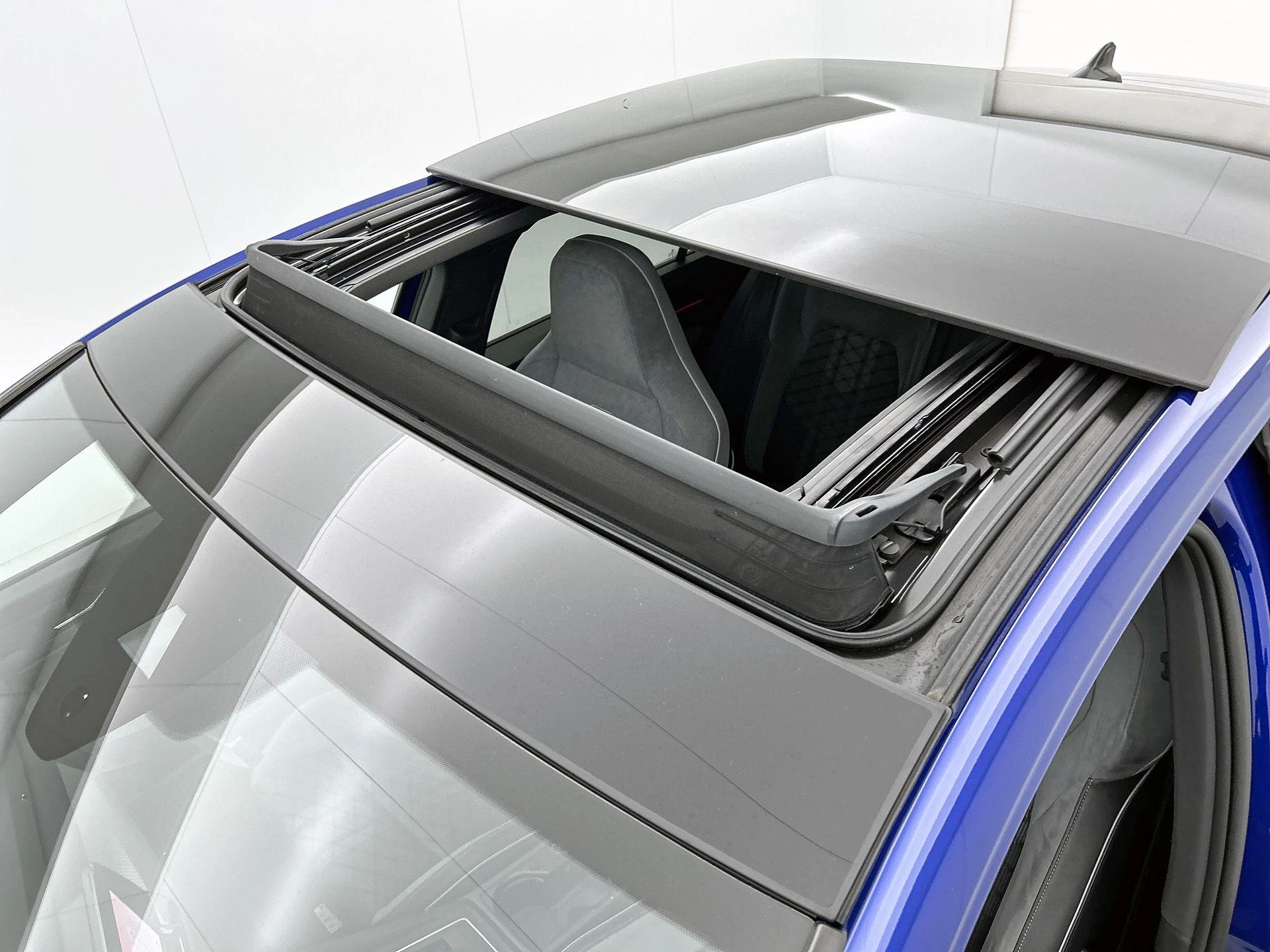 Volkswagen-Golf-image-33
