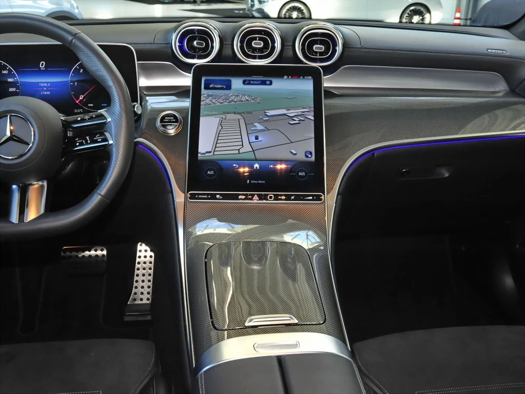 Mercedes-Benz-GLC 300 d-image-10
