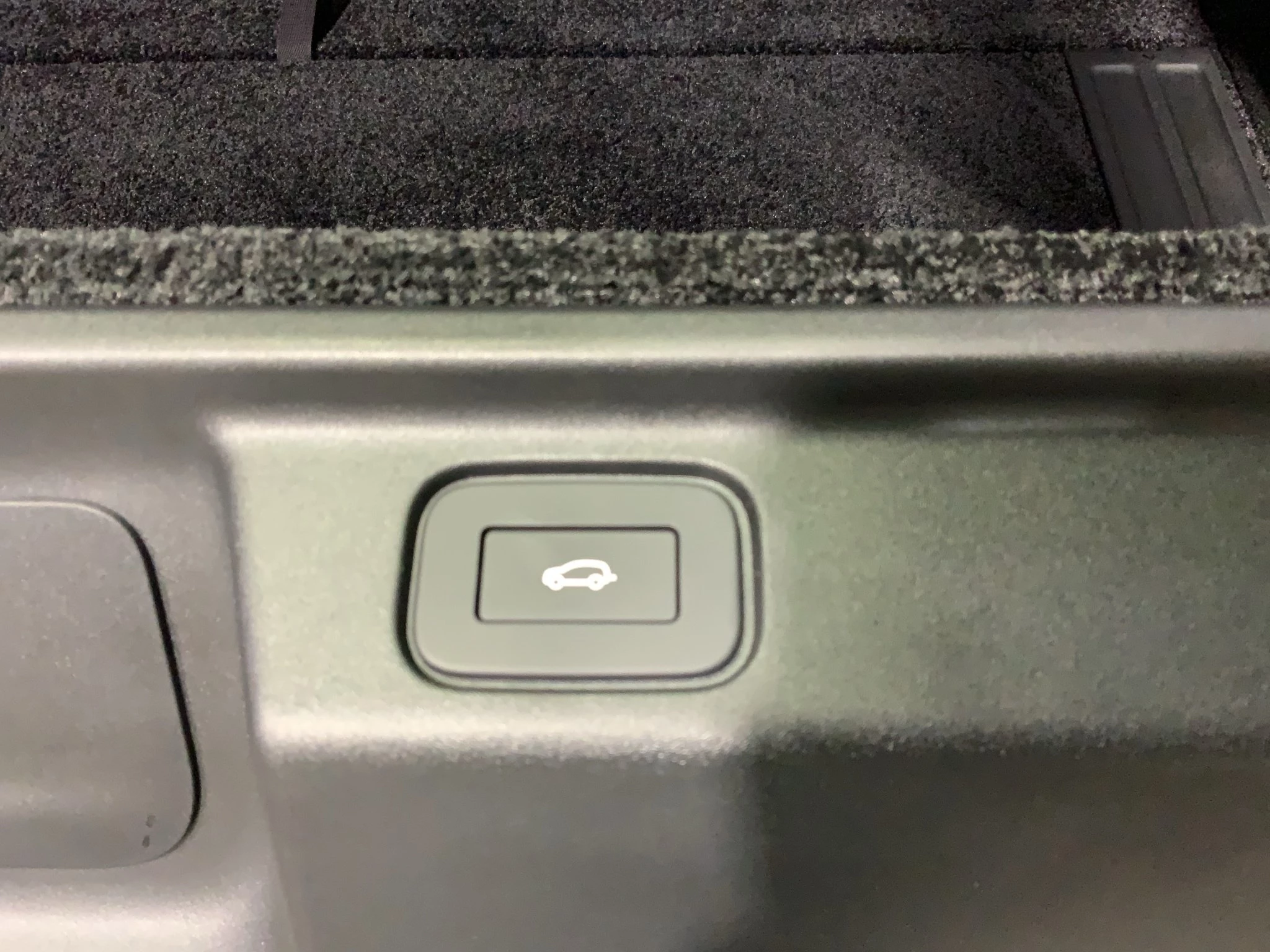 Land Rover-Range Rover-image-17