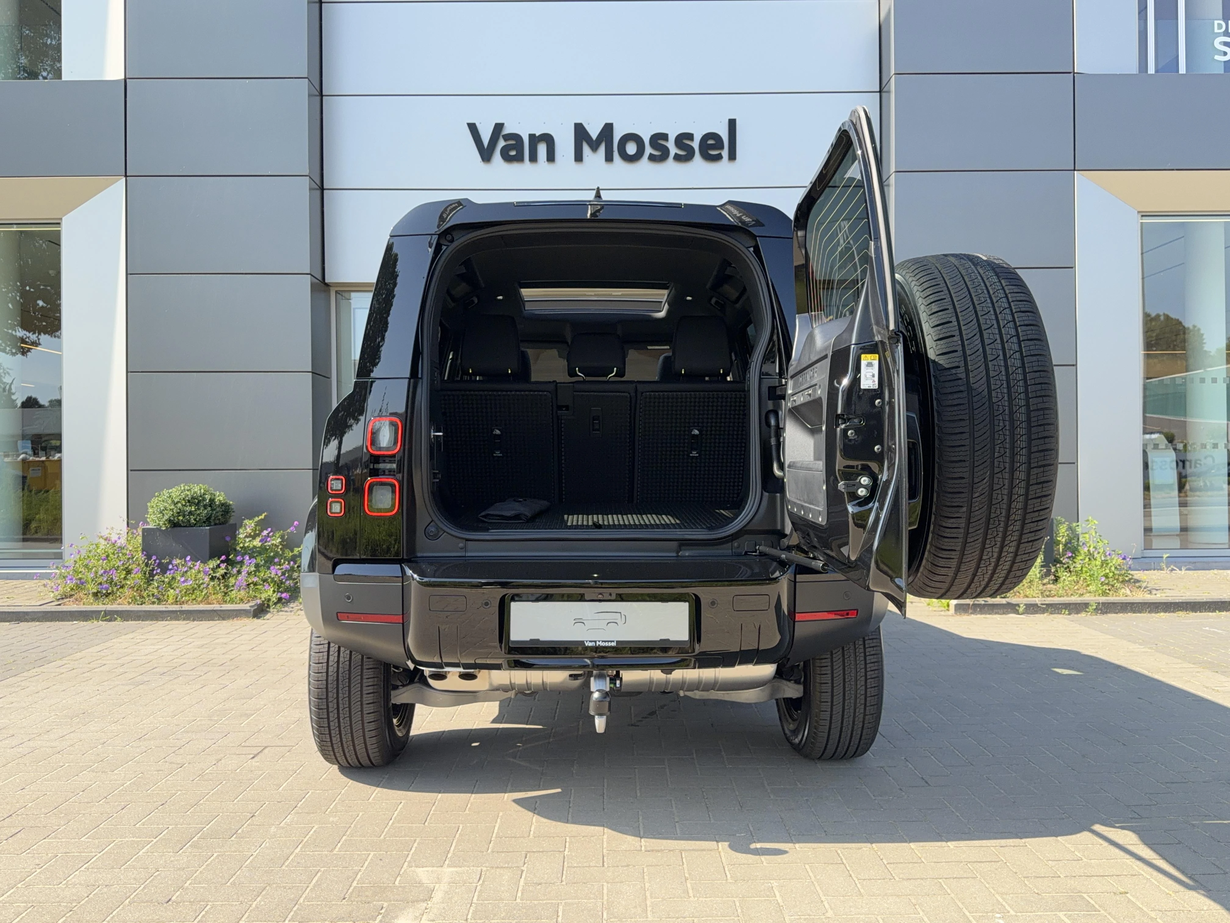 Land Rover Defender 110 D250 S AWD Auto. 26MY