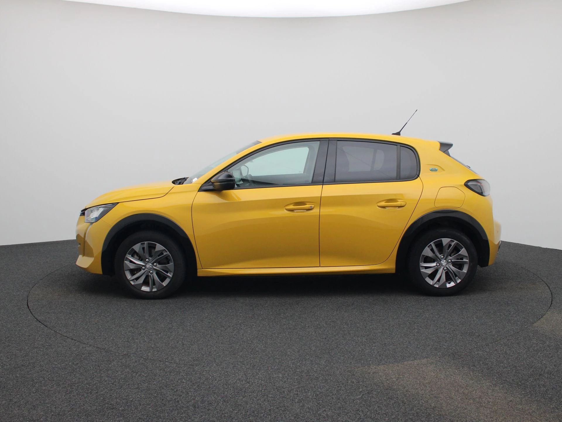 Peugeot-e-208-image-3