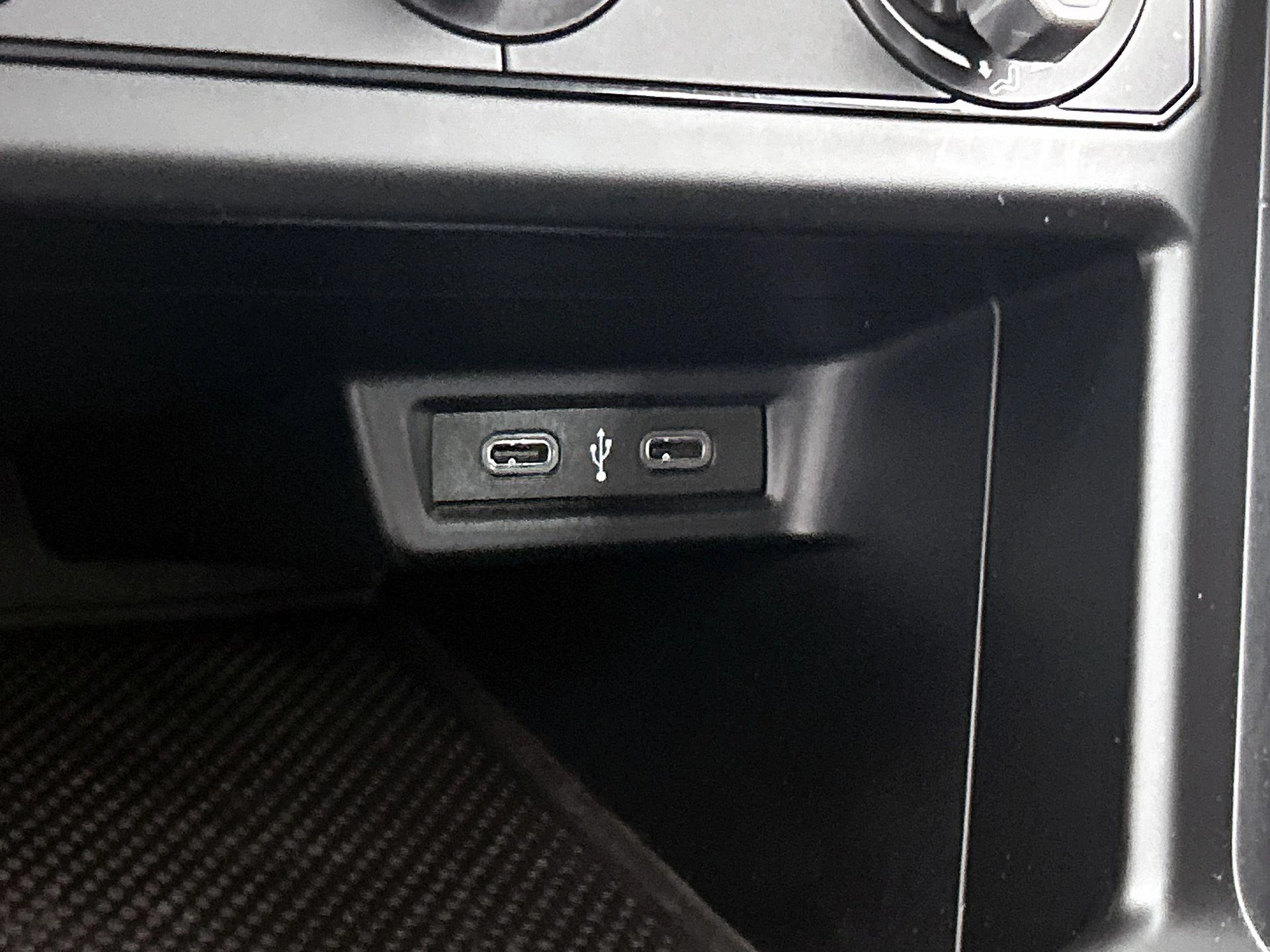 Volkswagen-Polo-image-31