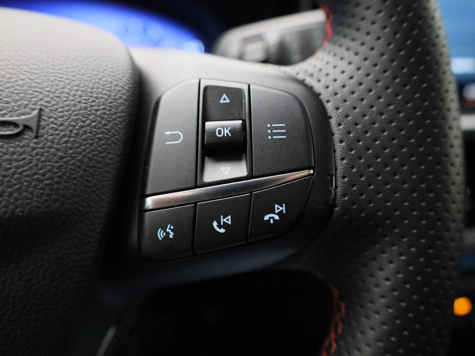Ford Focus Wagon 1.0 EcoBoost Hybrid ST Line X
