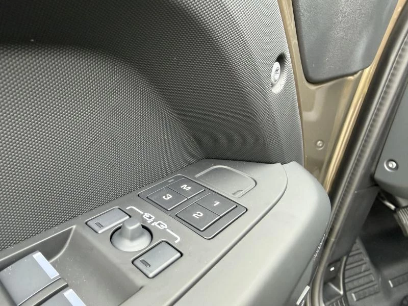 Land Rover Defender 90 D200 X-DYNAMIC