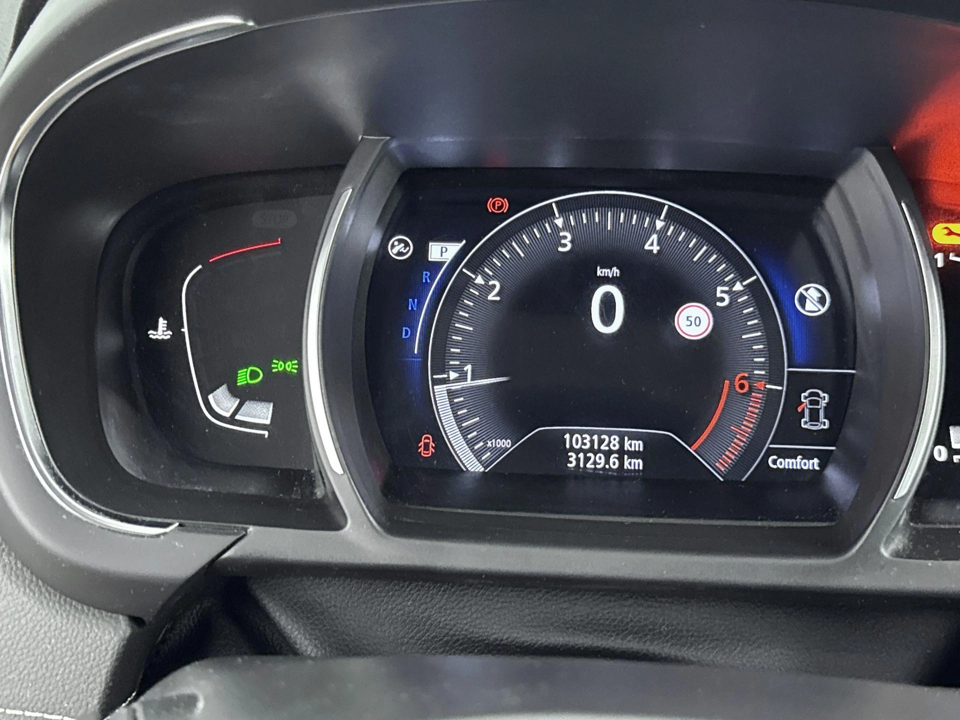 Renault-Grand Scénic-image-16