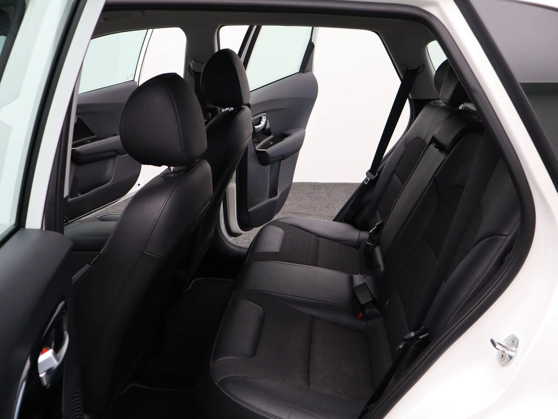 Kia-Niro-image-11