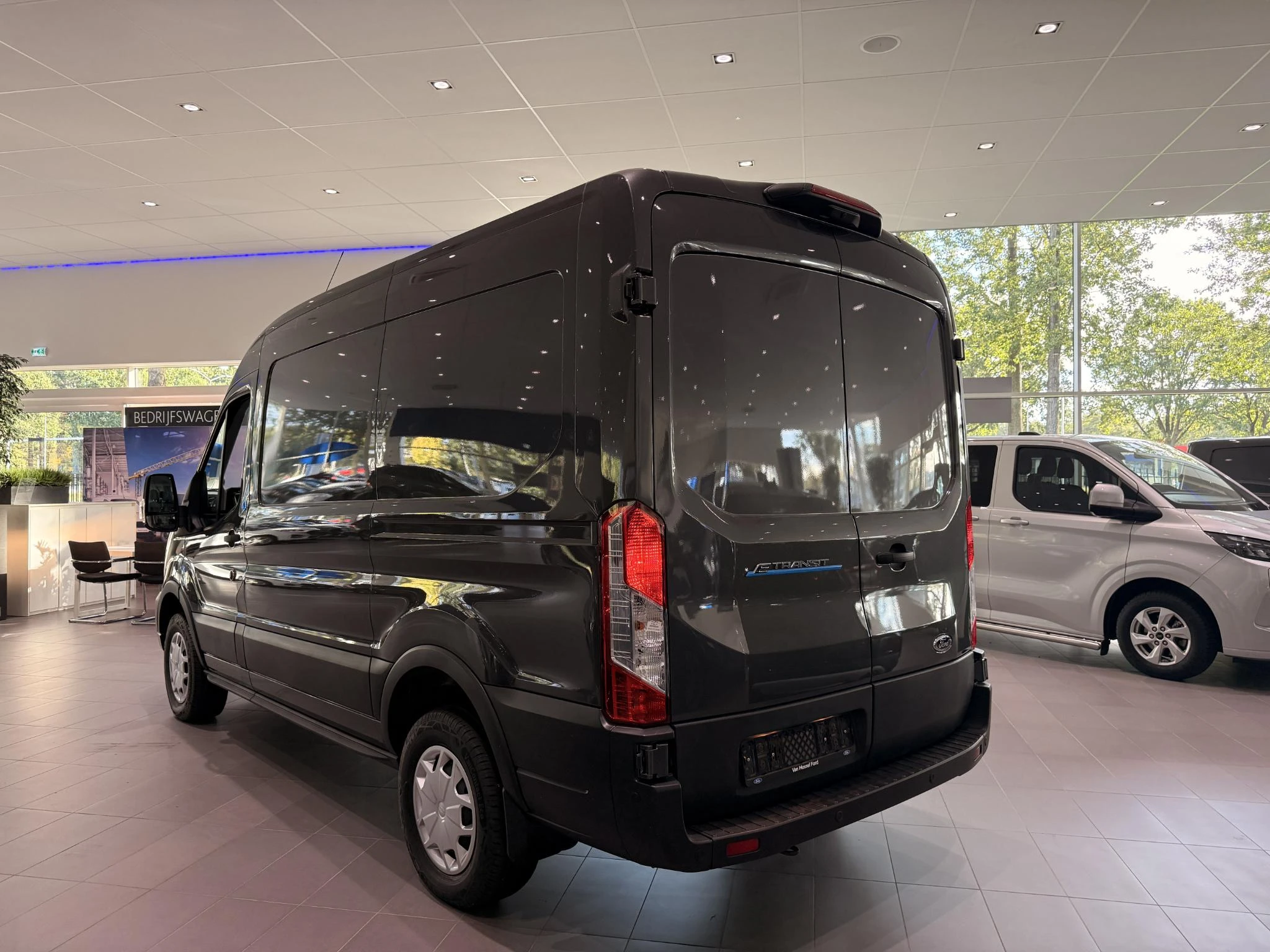 Ford-E-Transit-image-1