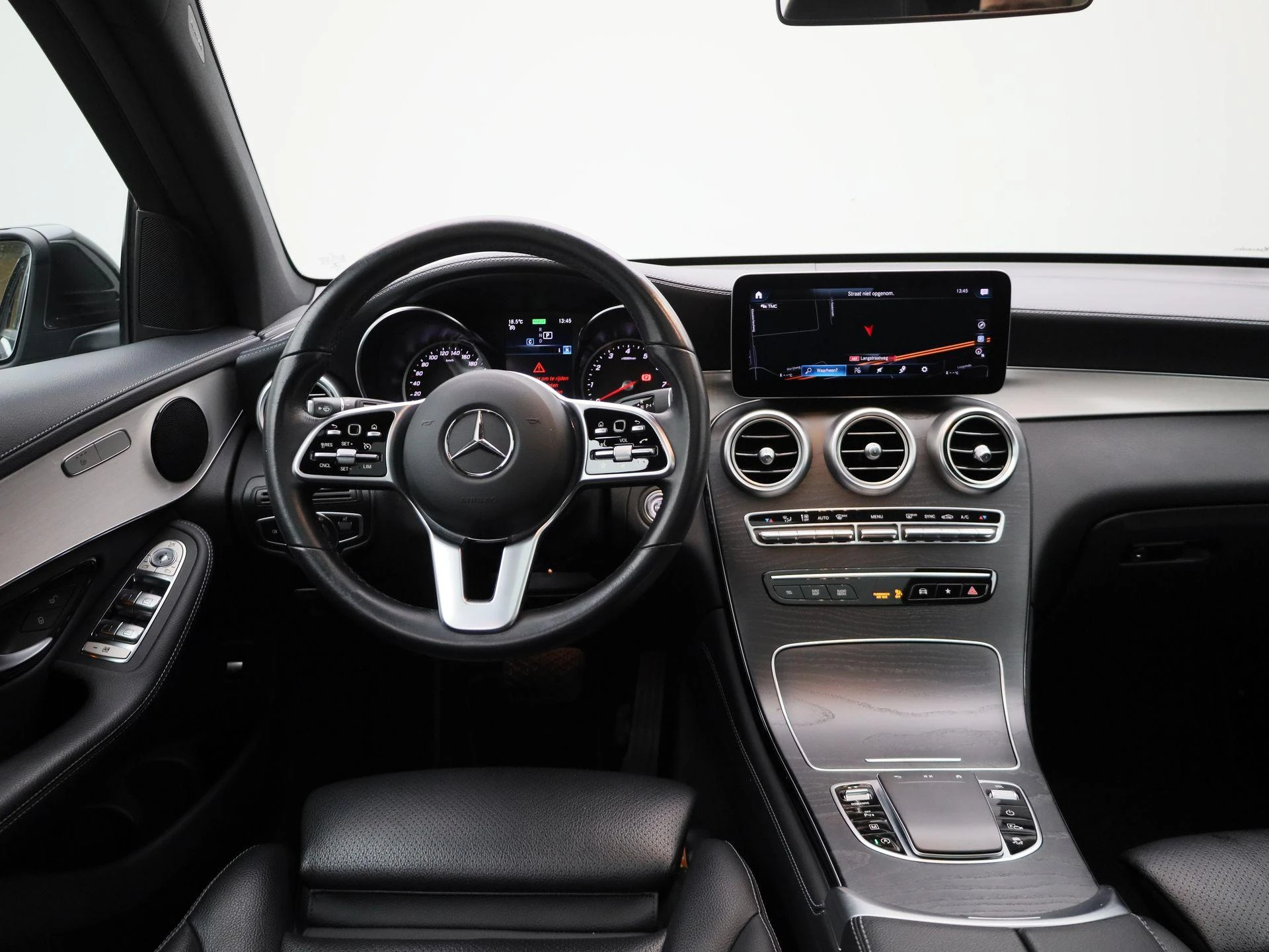 Mercedes-Benz-GLC-image-6