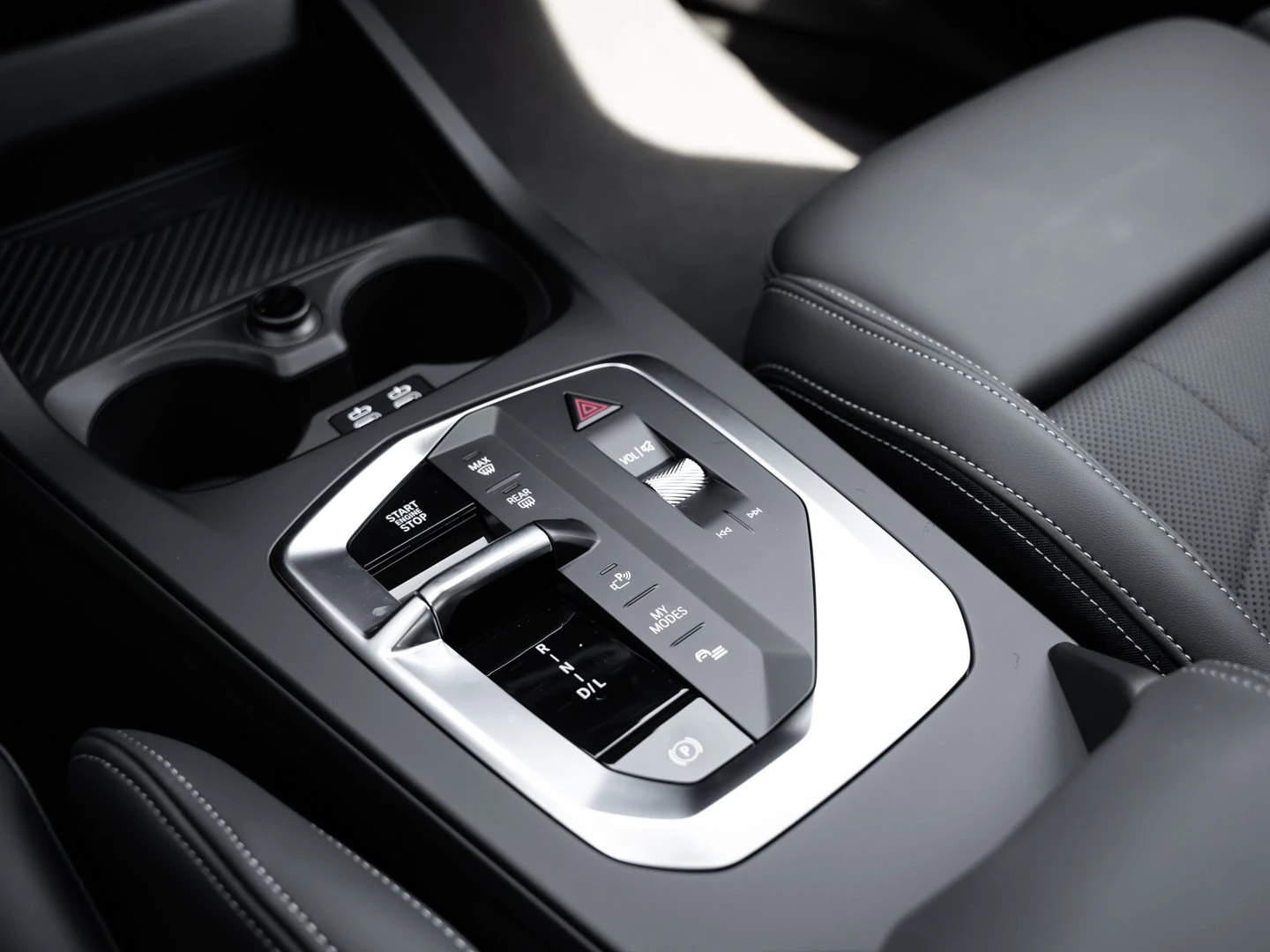 BMW 1er Reihe 118d HUD LED SHZ Innovation