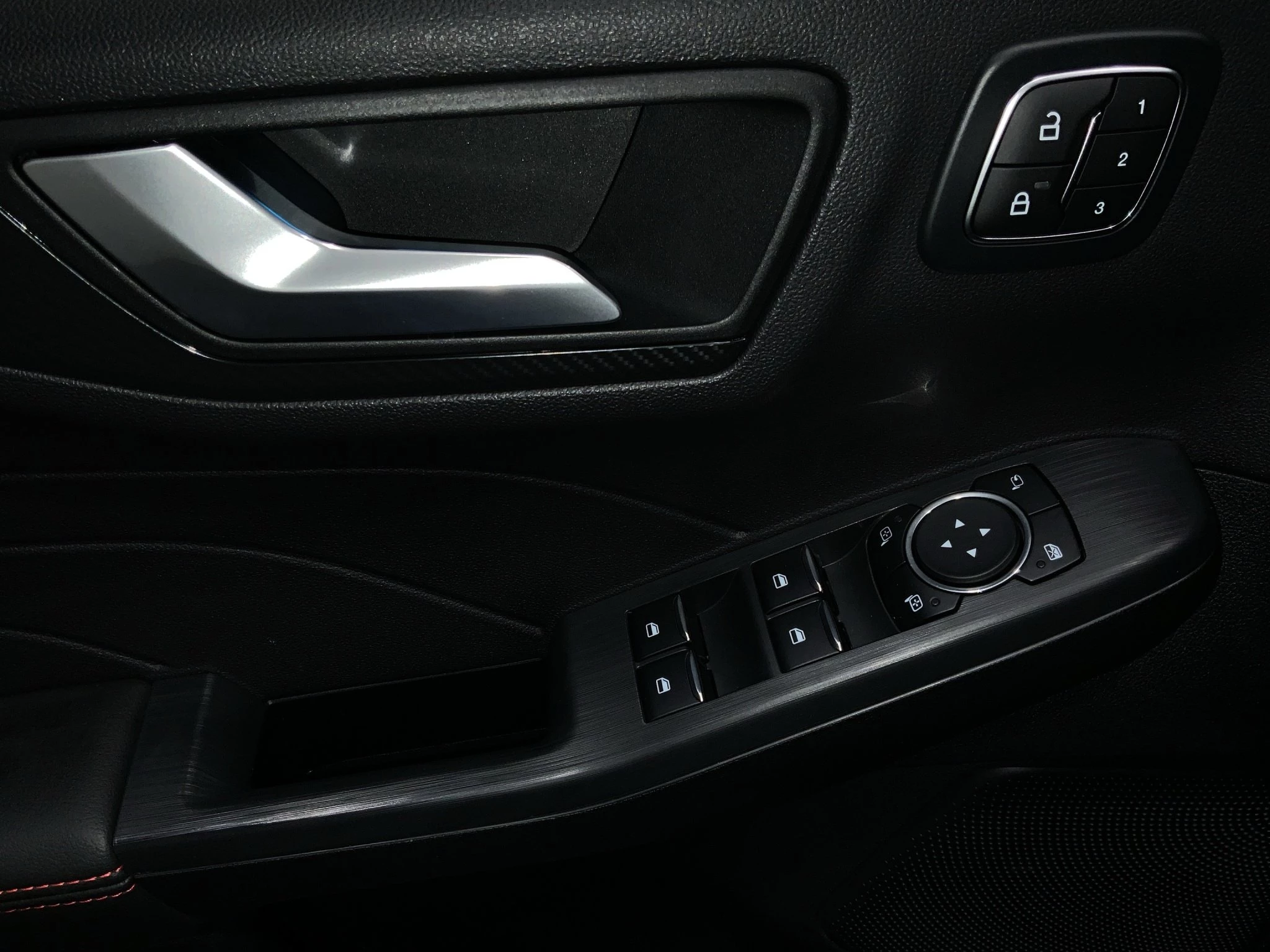 Ford Kuga ST-Line X*PANO*AHK*LED-MATRIX*360GRAD*ACC*NAVI*SOUND-SYS.