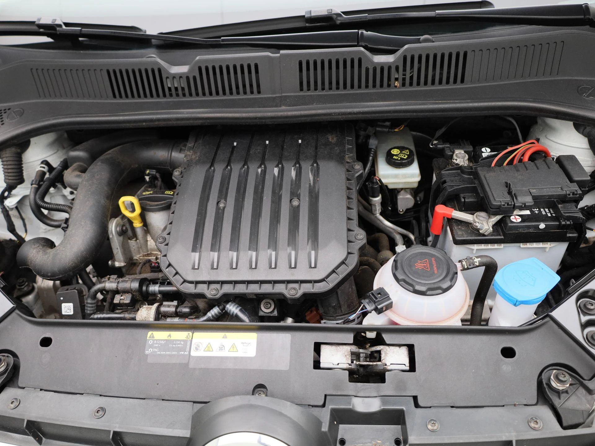 Volkswagen-up!-image-29