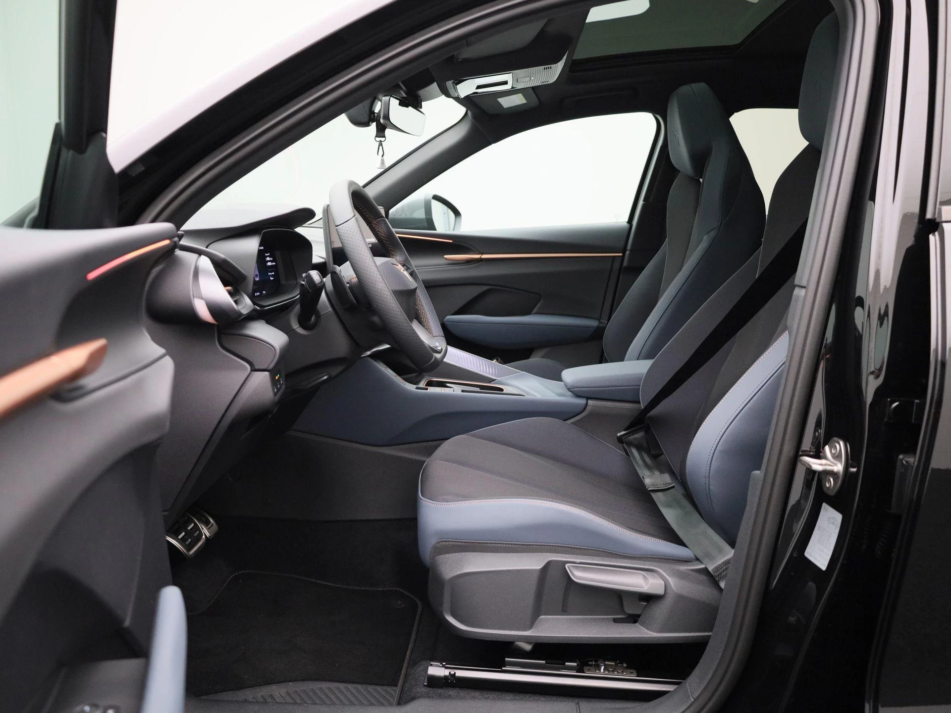 CUPRA Terramar 1.5 TSI e-Hybrid Business