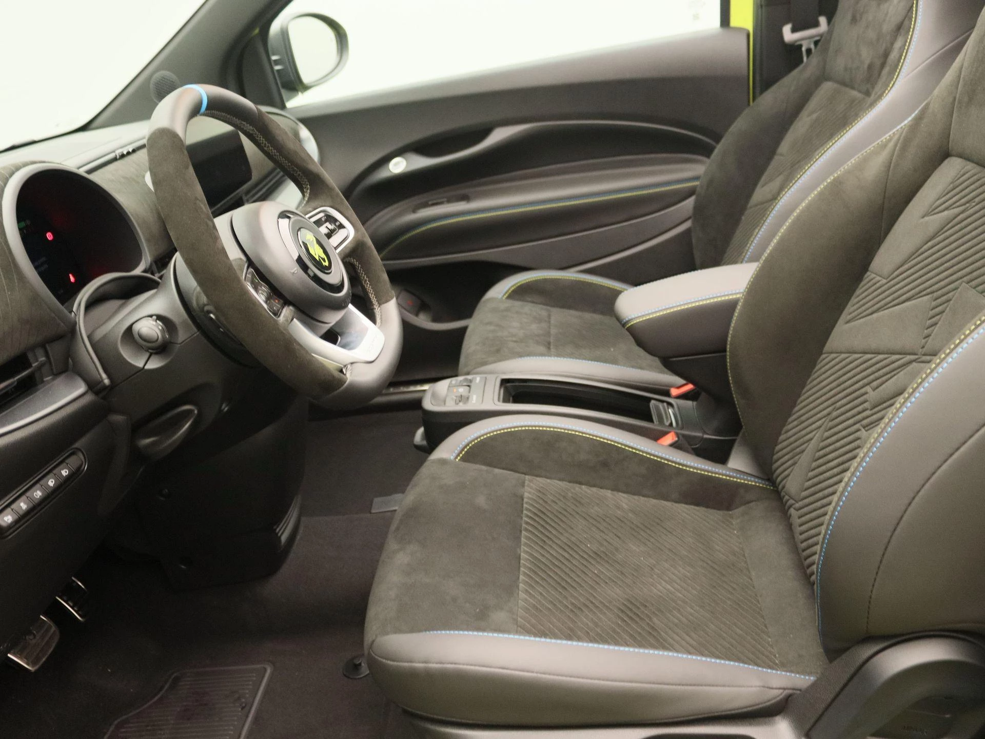 Abarth-500e-image-12