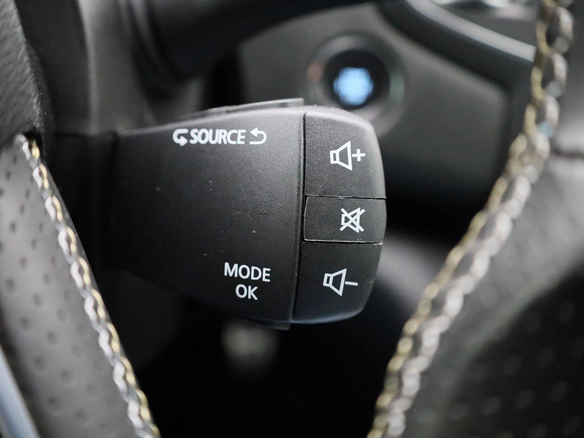 Renault-Megane E-Tech-image-22