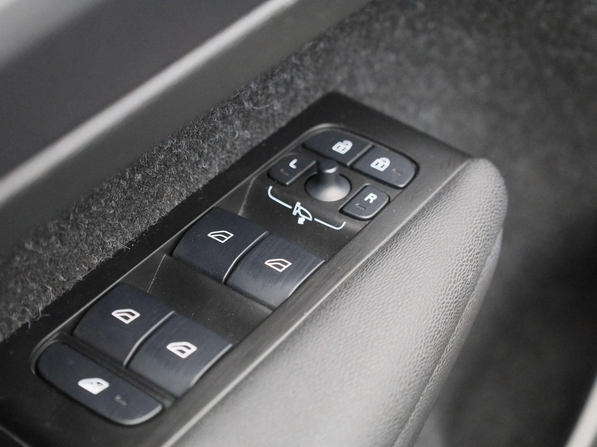 Volvo-XC40-image-33