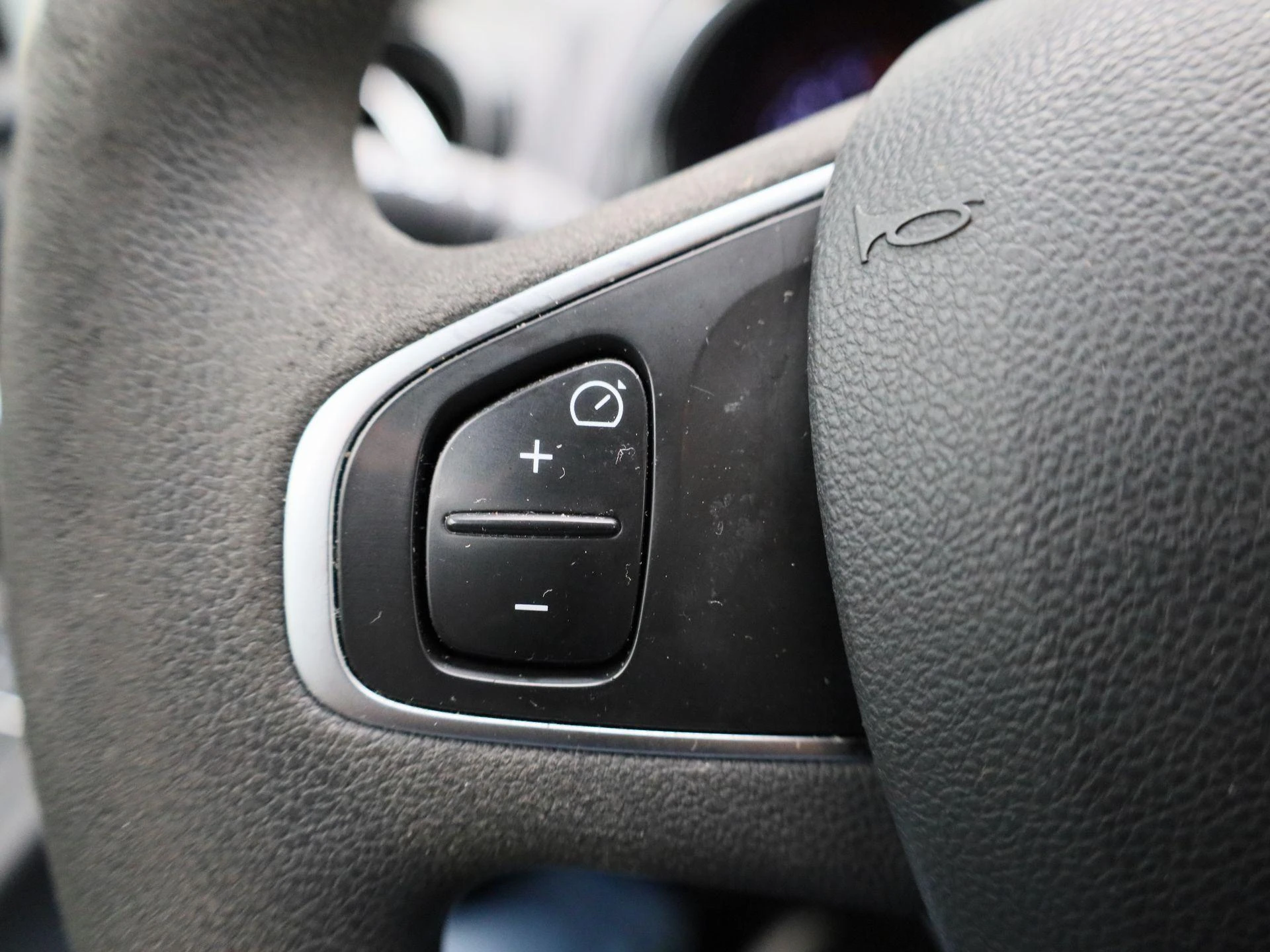Renault-Clio-image-15
