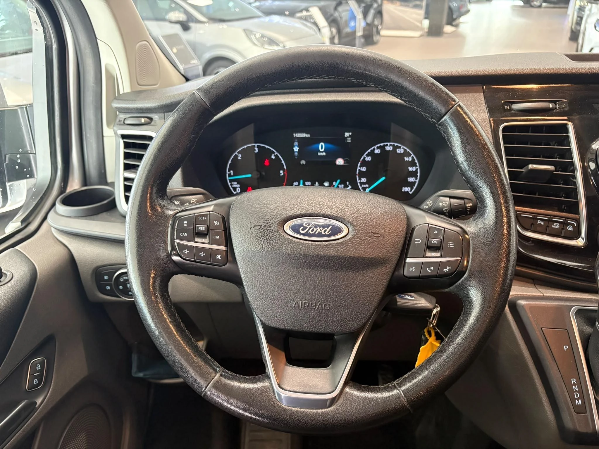 Ford-Transit Custom-image-12