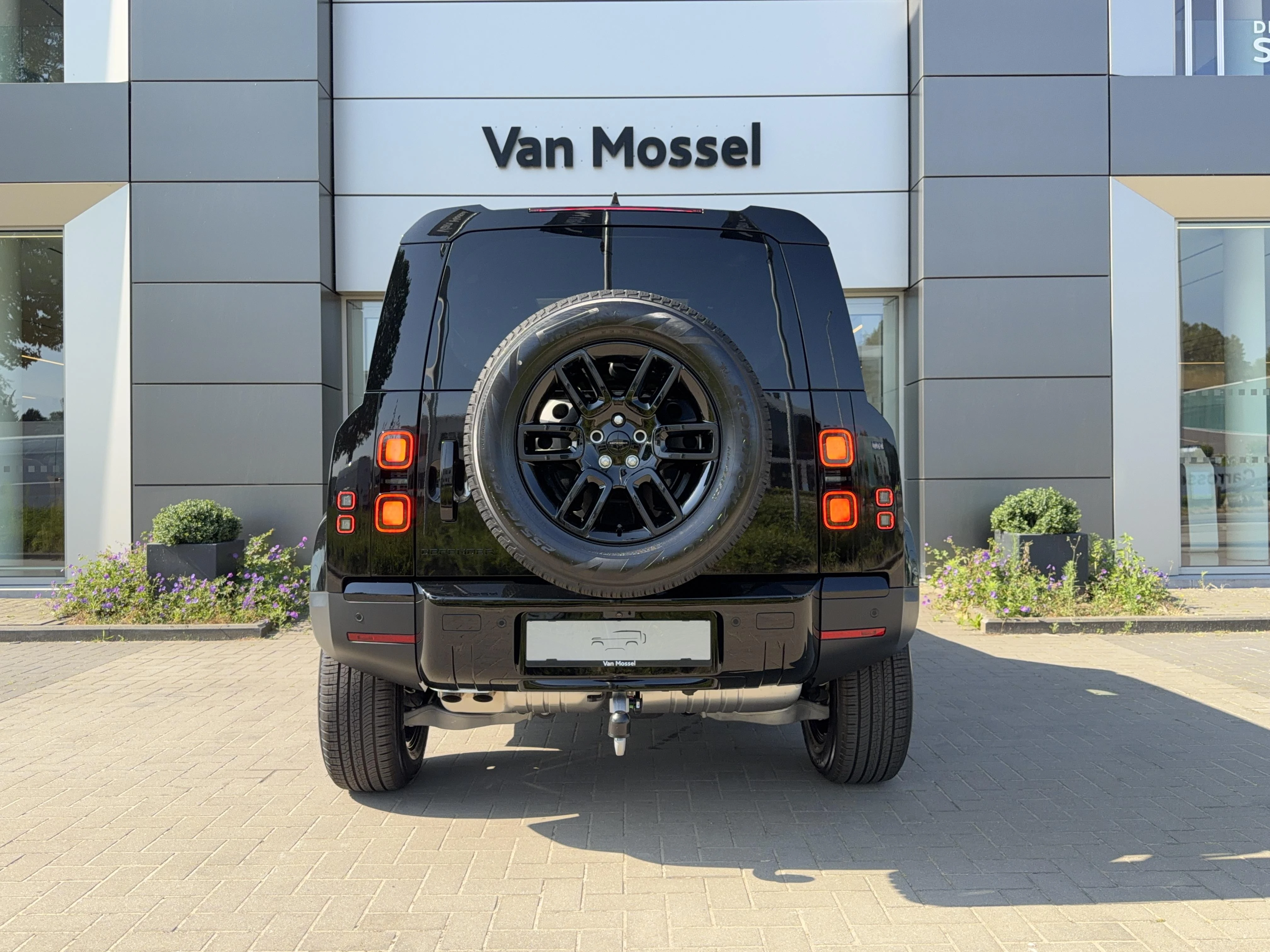Land Rover Defender 110 D250 S AWD Auto. 26MY