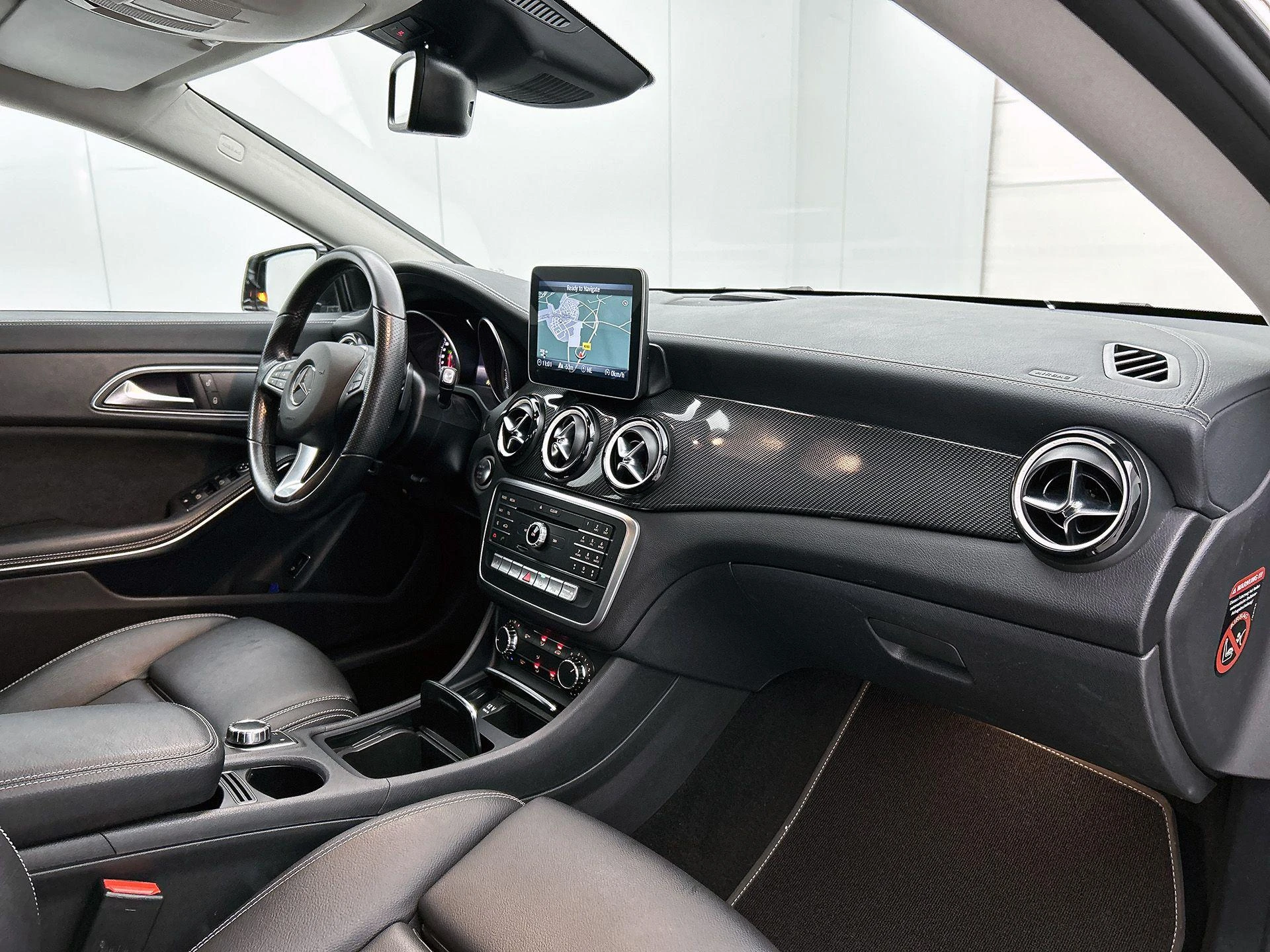 Mercedes-Benz CLA 180 Business Solution AMG Upgrade Edition