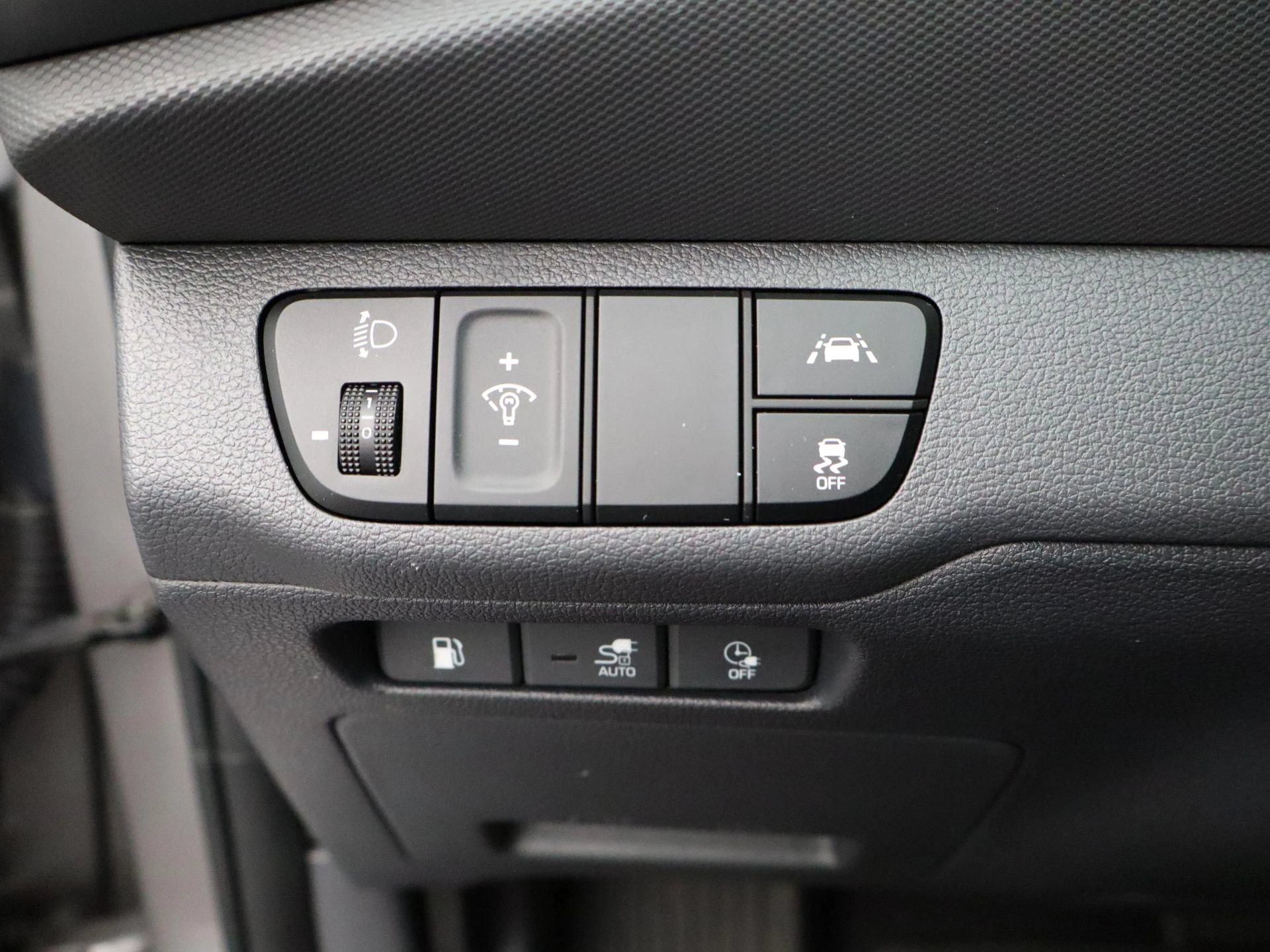 Hyundai-IONIQ-image-26