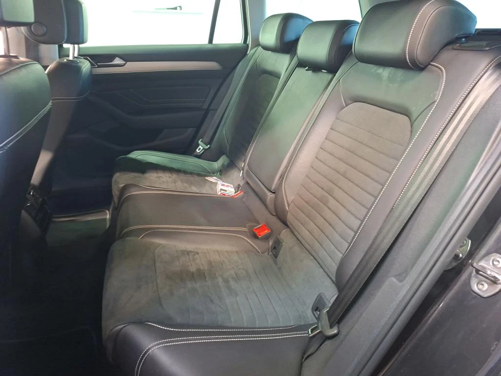 Volkswagen Passat Variant 2.0 TDI DSG Elegance AHK, RFK, IQ.Light, Navi., ACC, 17"Alu.,