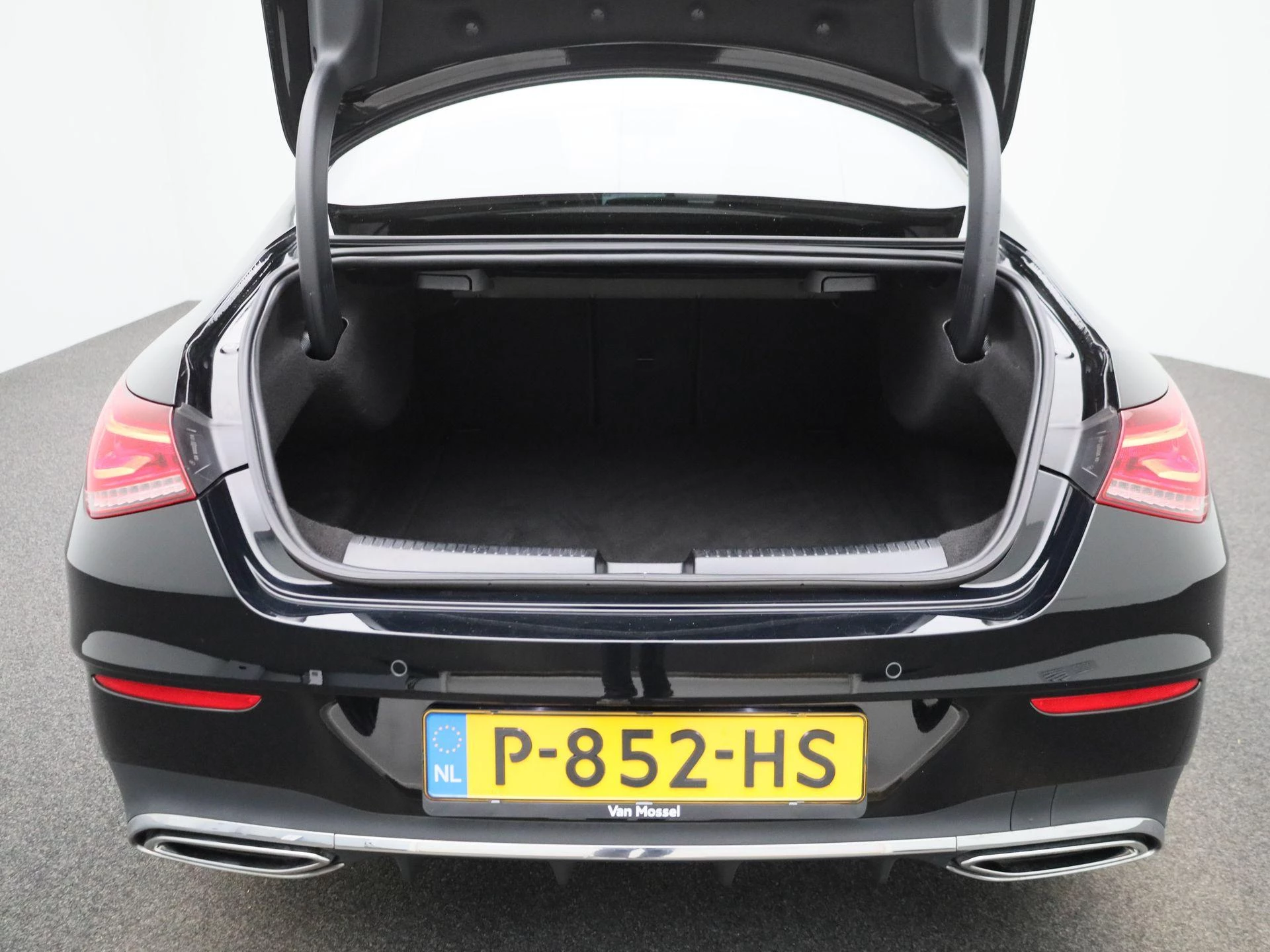 Mercedes-Benz-CLA-image-10