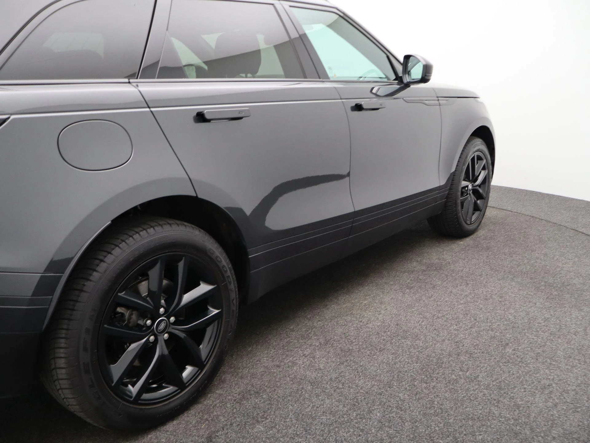 Land Rover-Range Rover Velar-image-46