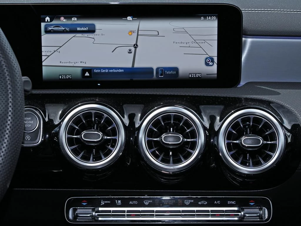 Mercedes-Benz-CLA 200-image-11