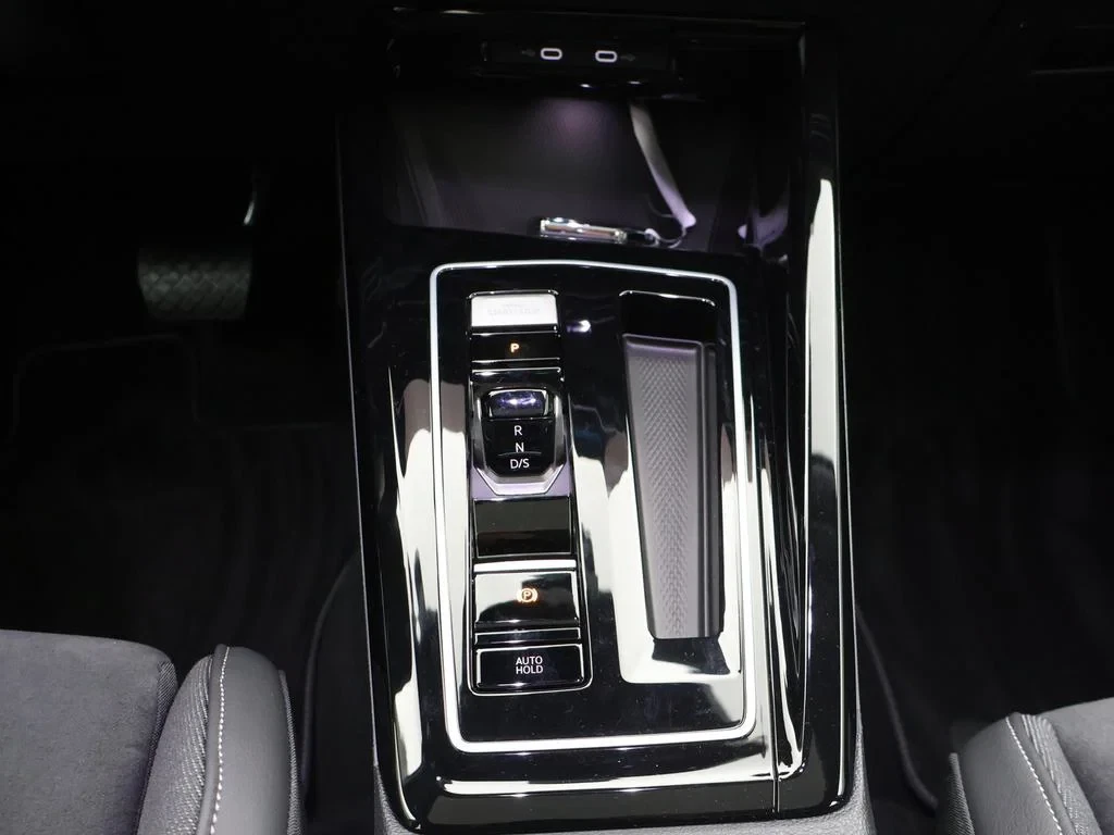 Volkswagen-Golf-image-12