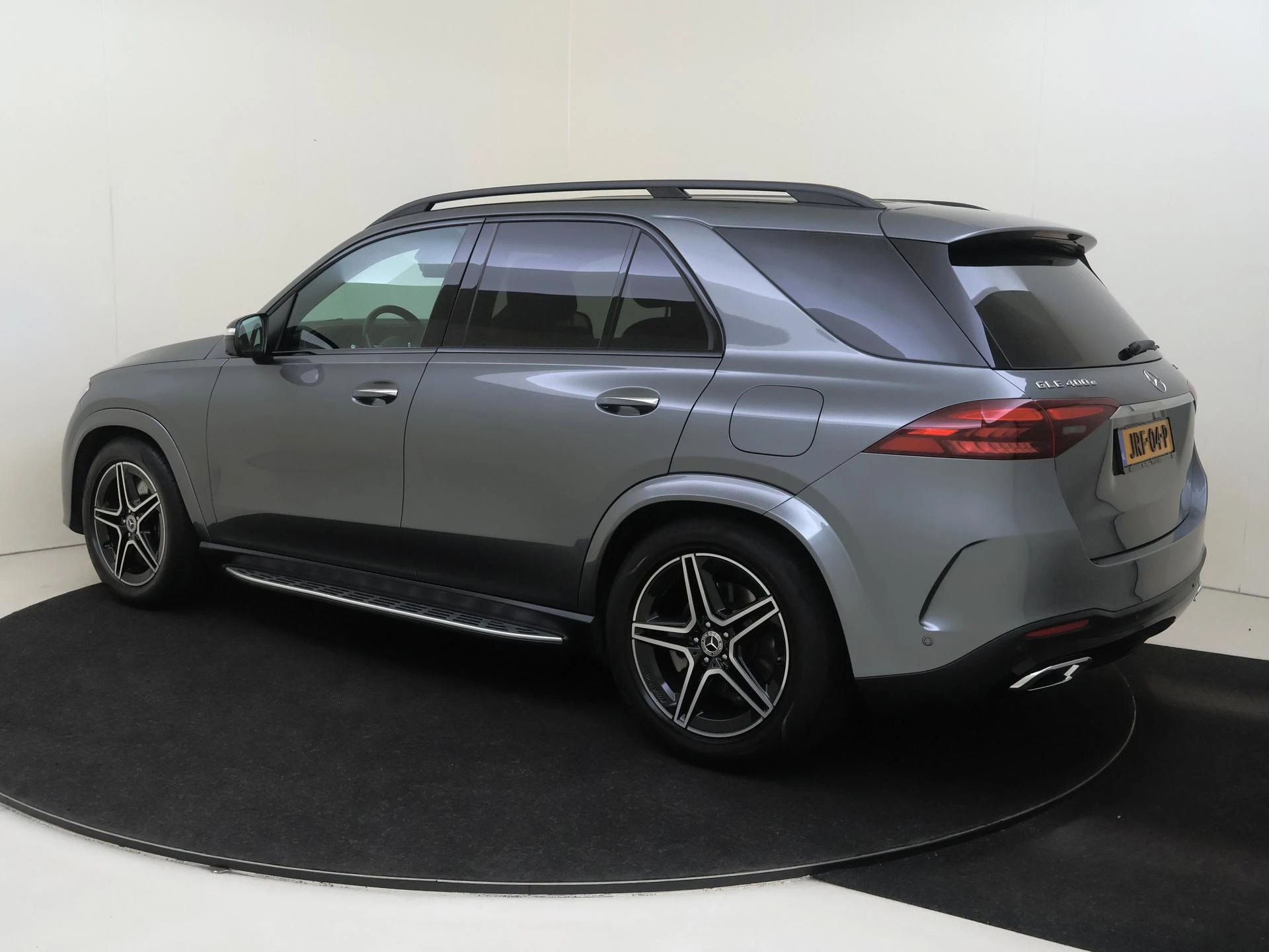 Mercedes-Benz-GLE-image-2
