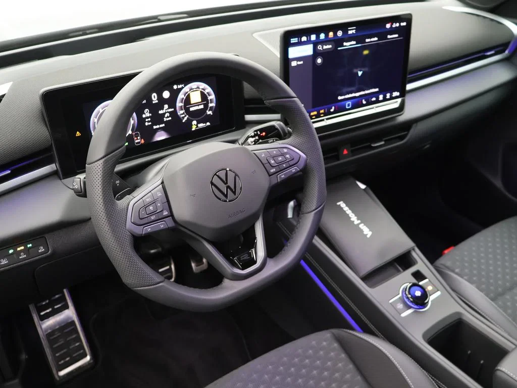 Volkswagen-T-Roc-image-13