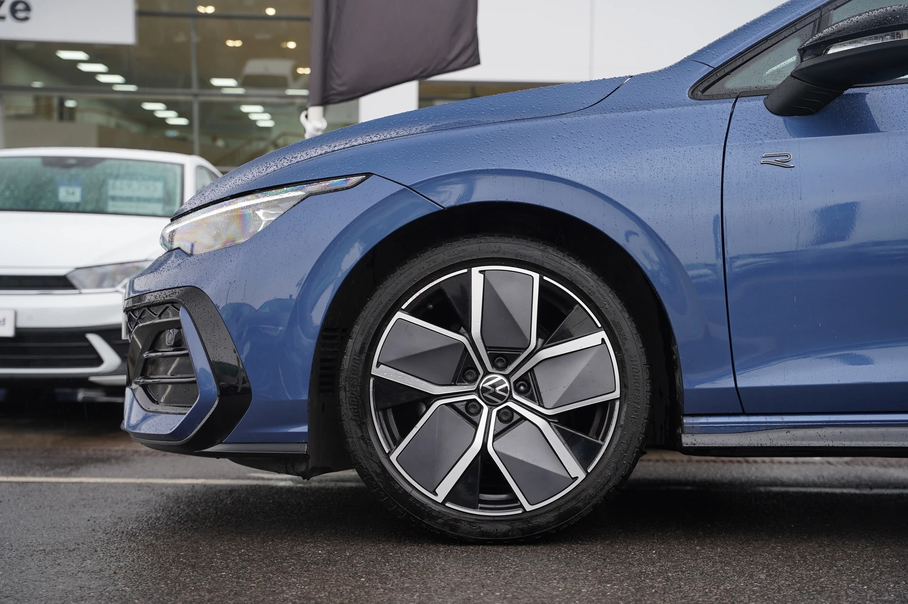 Volkswagen-Golf-image-4