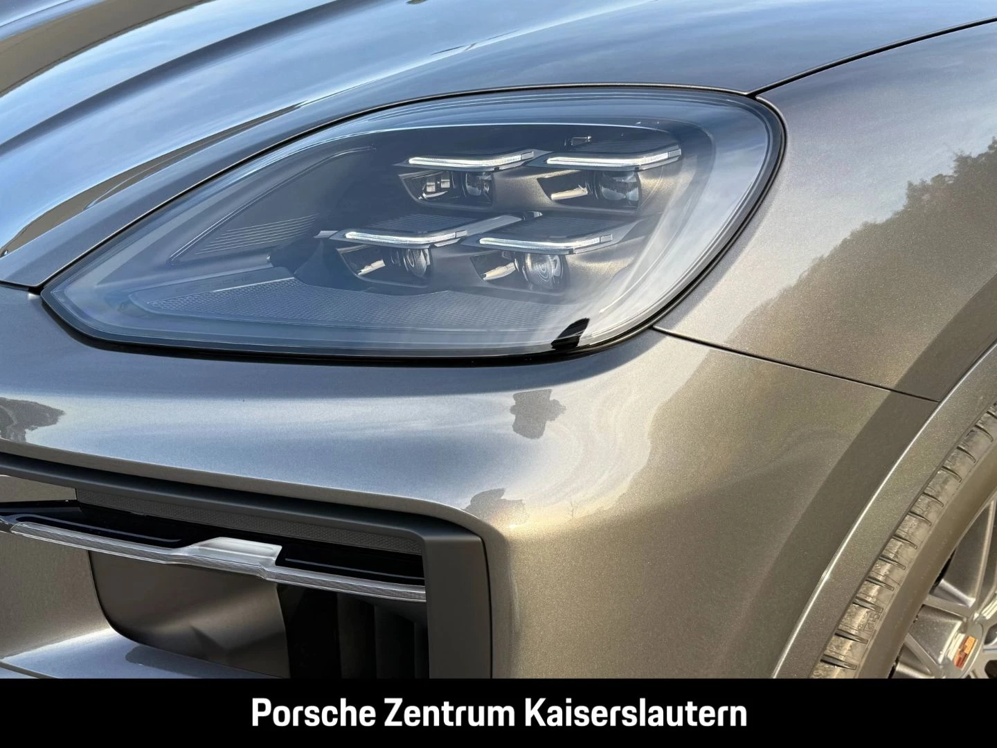 Porsche Cayenne E-Hybrid Black Edition HA-Lenkung 21-Zol black edition
