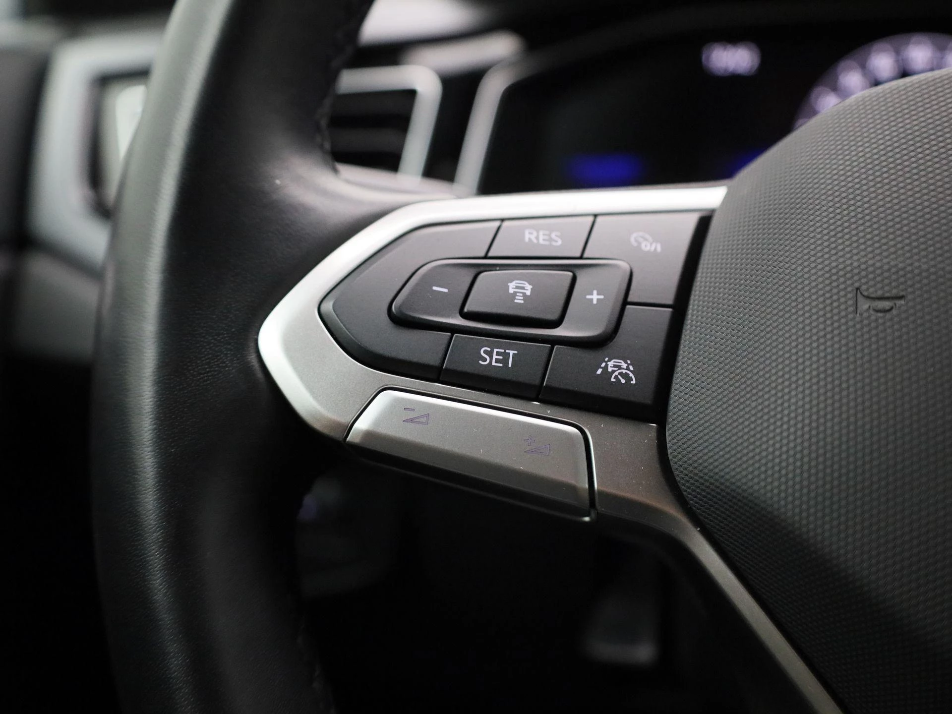 Volkswagen-Polo-image-20