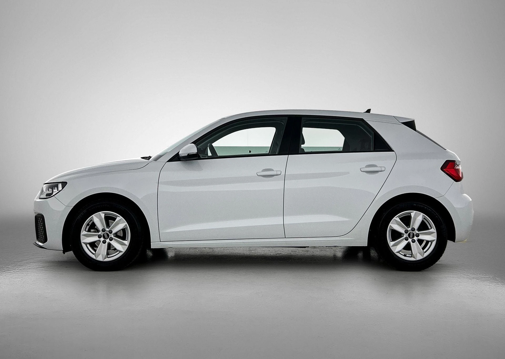 Audi-A1 Sportback-image-2
